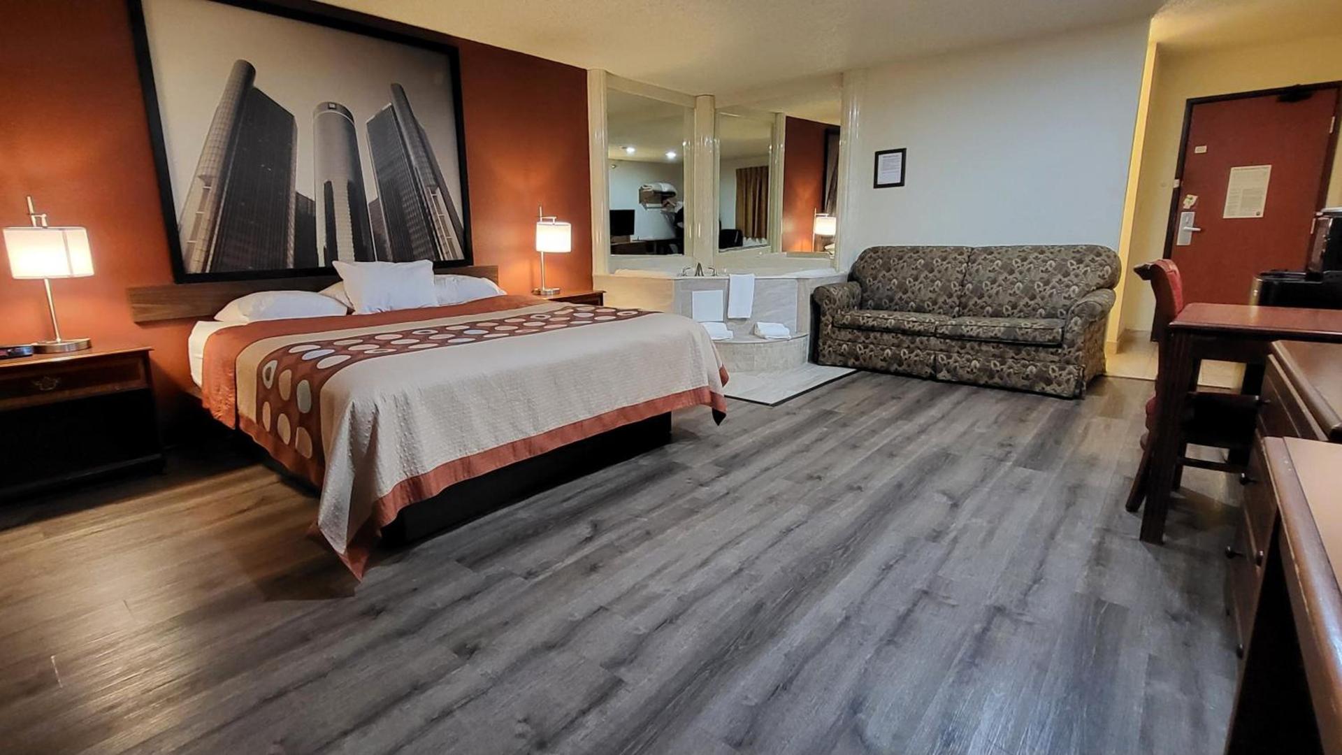 Super 8 by Wyndham Canton/Livonia Area photo 35