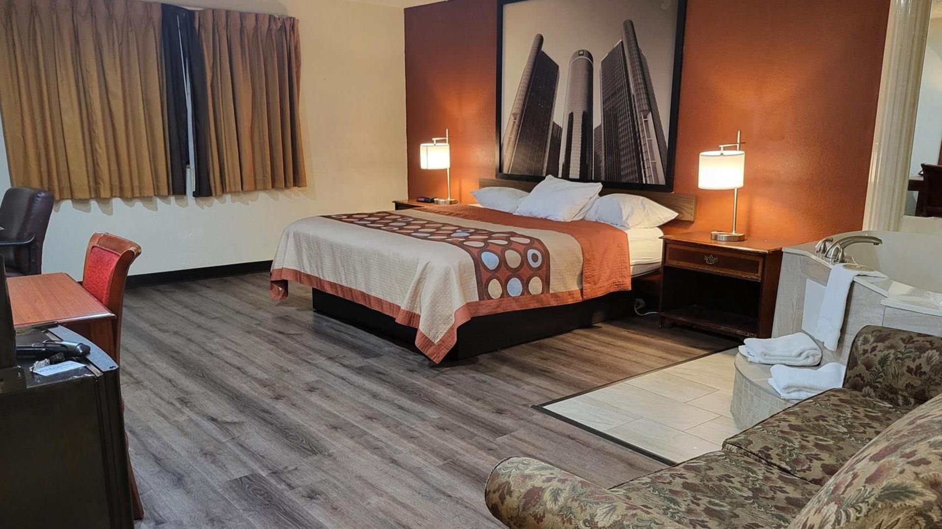 Super 8 by Wyndham Canton/Livonia Area photo 34