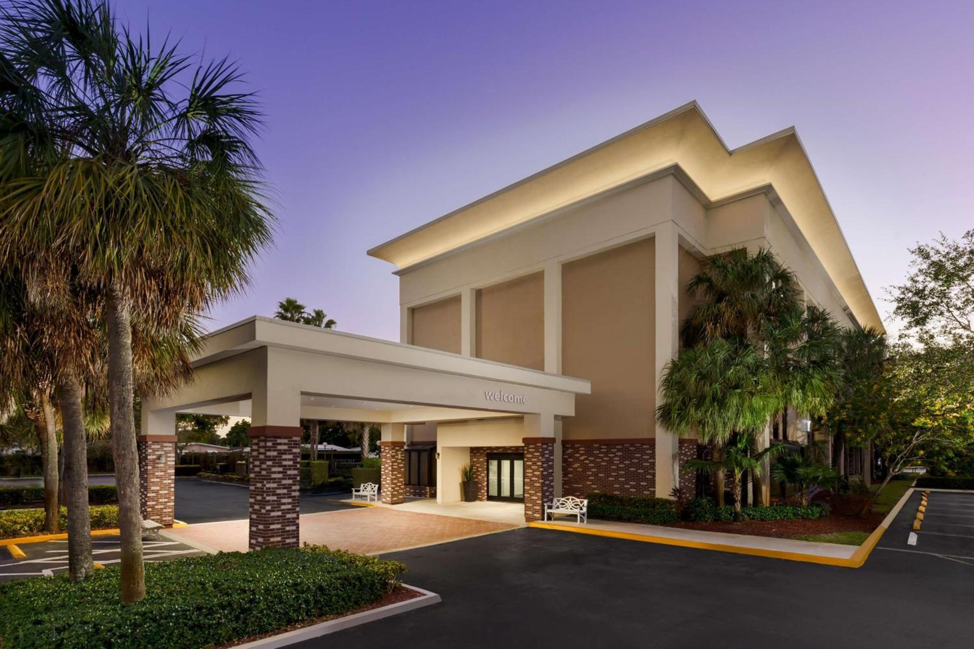 Hampton Inn Ft. Lauderdale-Cypress Creek photo 2