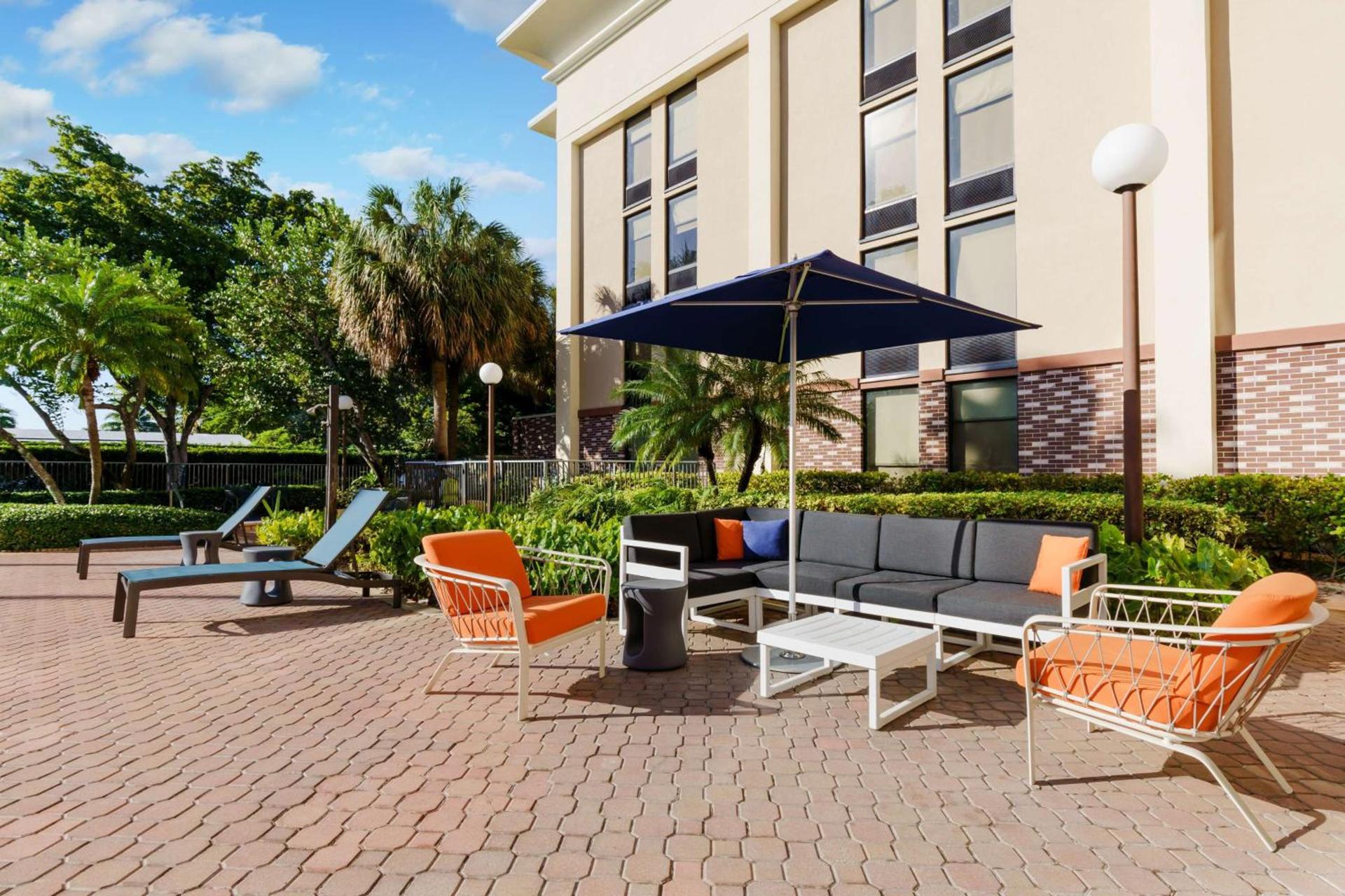 Hampton Inn Ft. Lauderdale-Cypress Creek photo 3