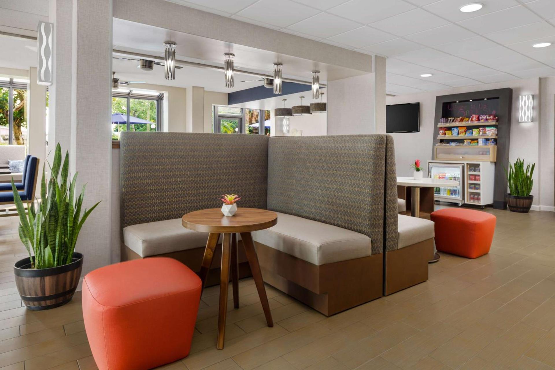 Hampton Inn Ft. Lauderdale-Cypress Creek photo 6