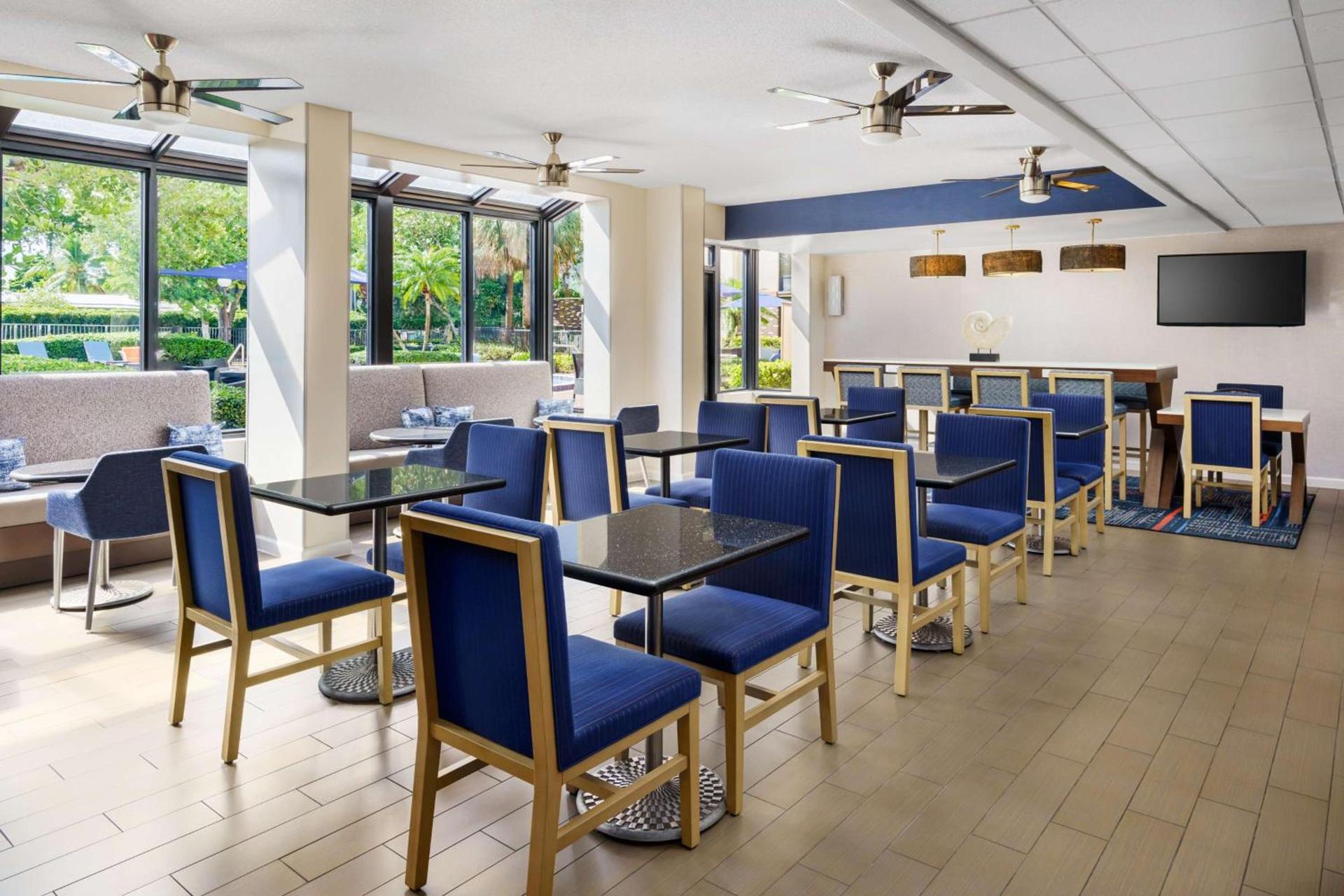 Hampton Inn Ft. Lauderdale-Cypress Creek photo 11