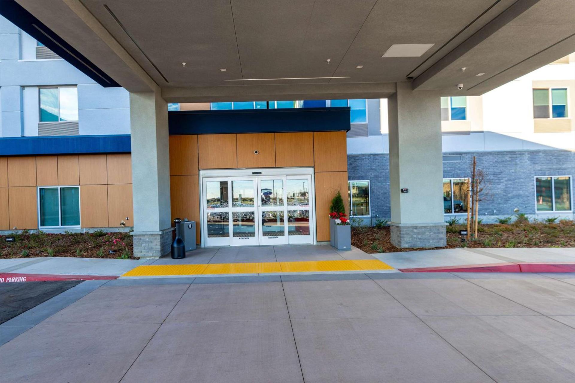 Hampton Inn Selma, Ca photo 6