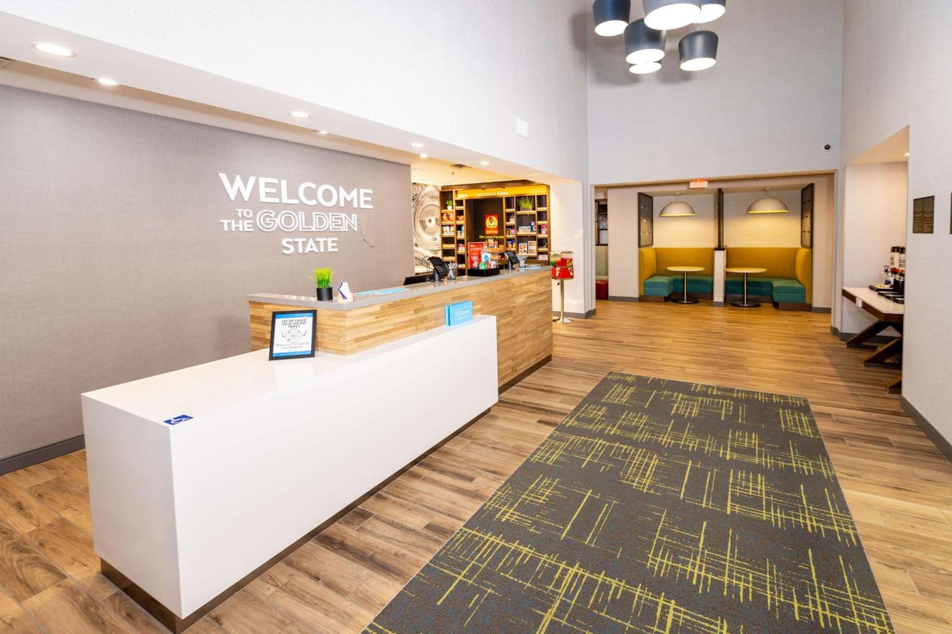 Hampton Inn Selma, Ca photo 9