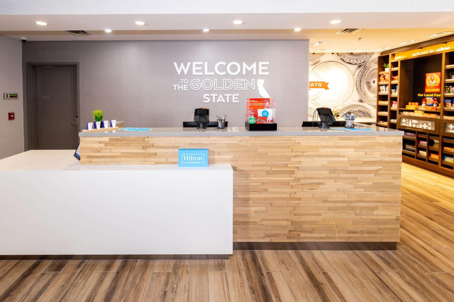 Hampton Inn Selma, Ca photo 10