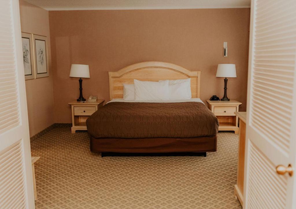 Wallace Inn photo 12