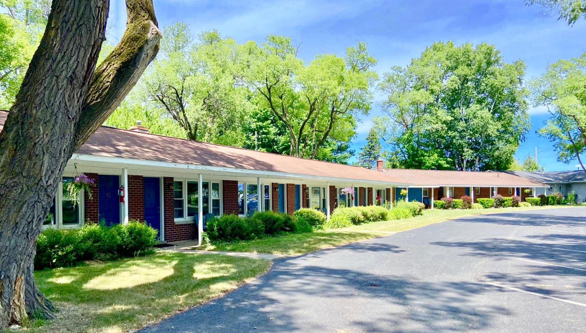 Elk Rapids Lakeshore Inn photo 2