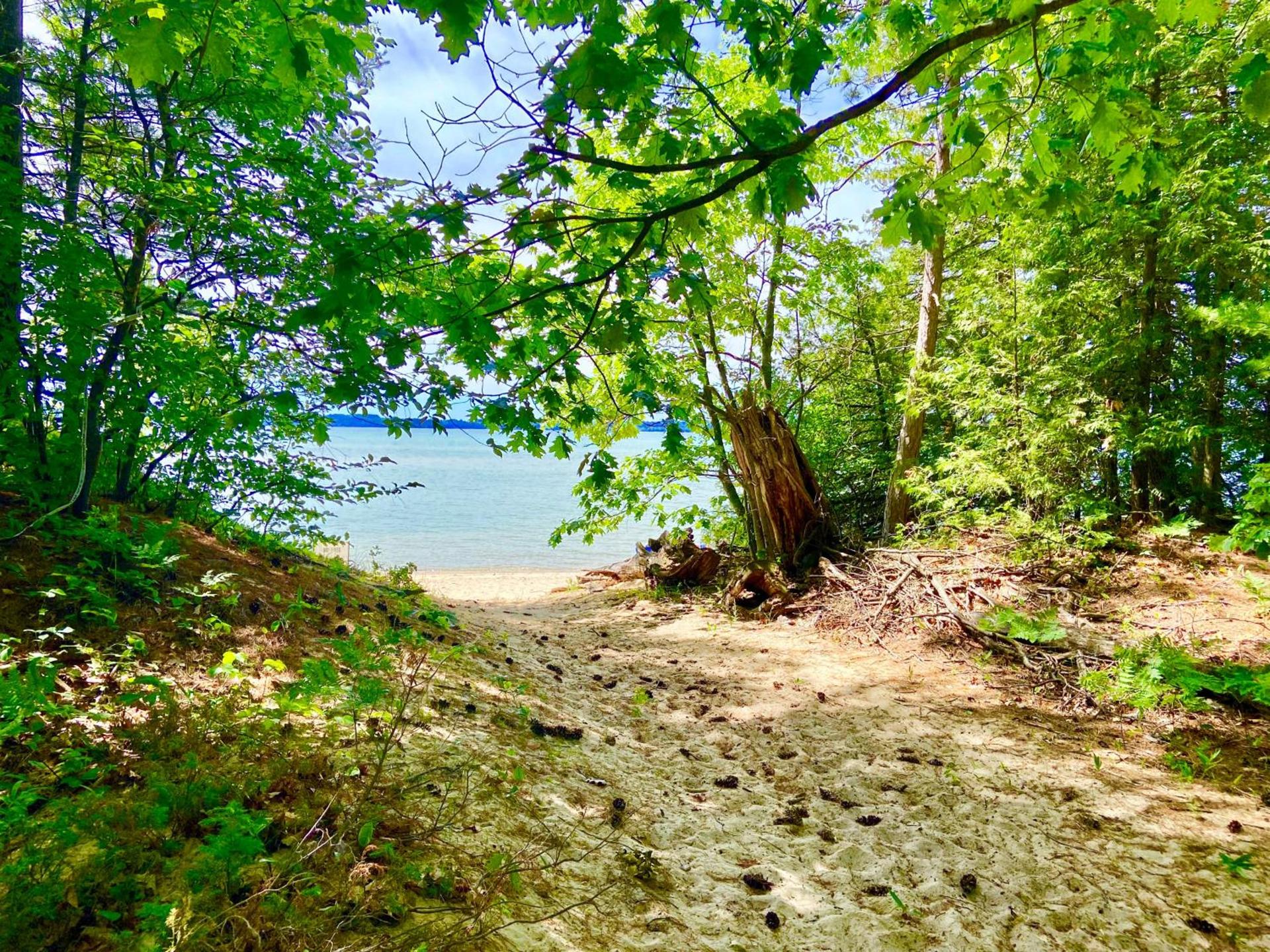 Elk Rapids Lakeshore Inn photo 5