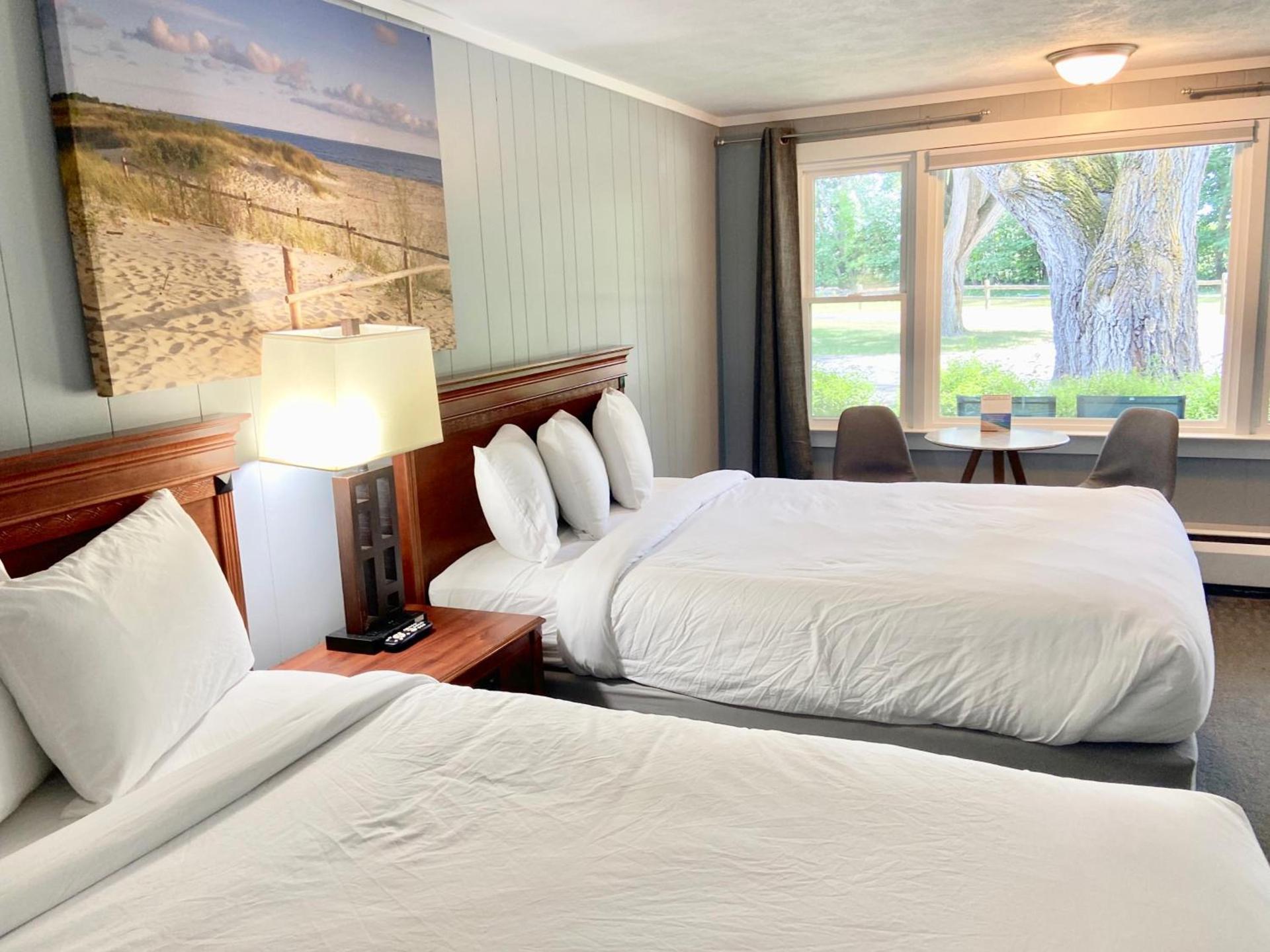 Elk Rapids Lakeshore Inn photo 11
