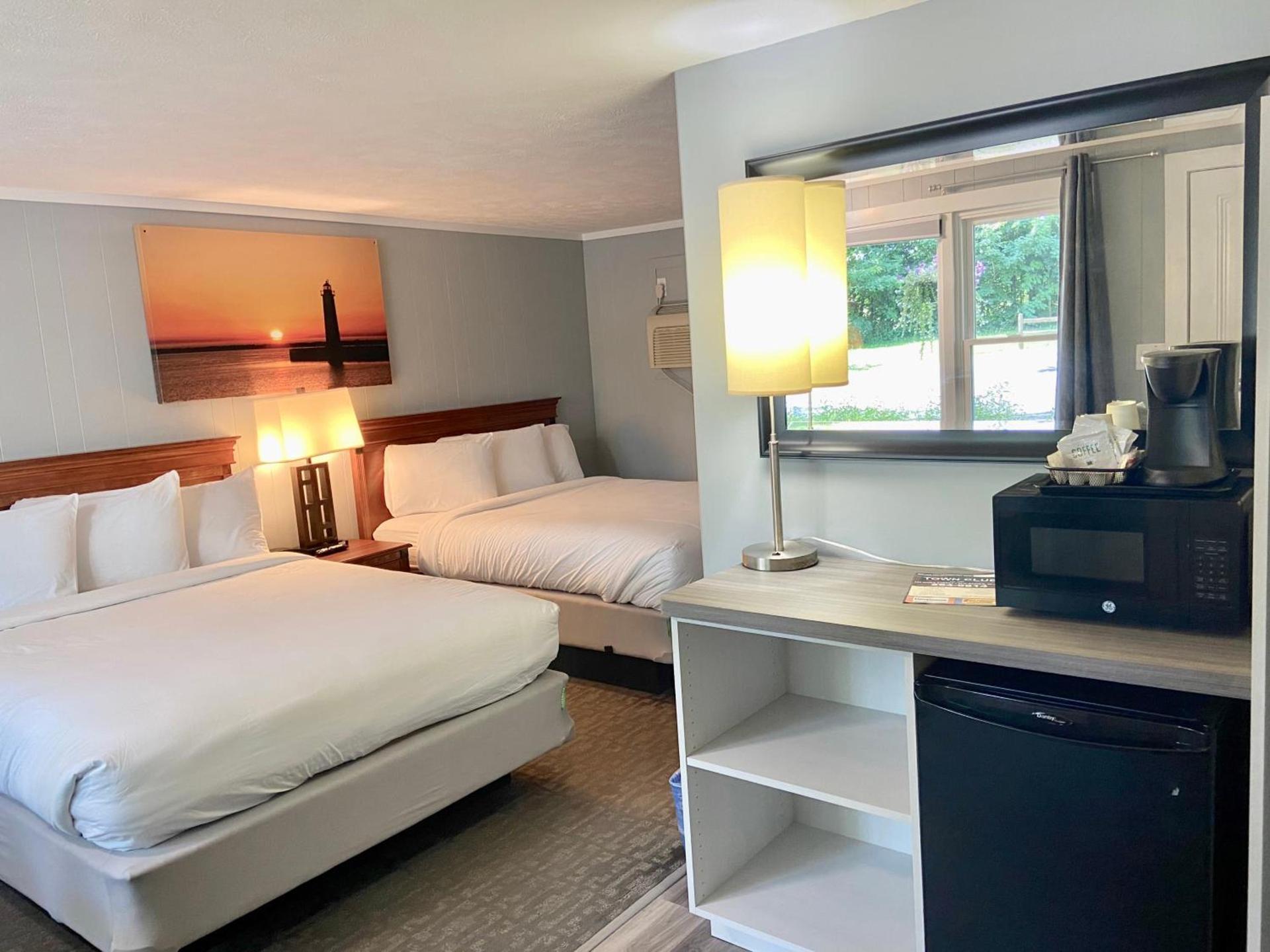 Elk Rapids Lakeshore Inn photo 10
