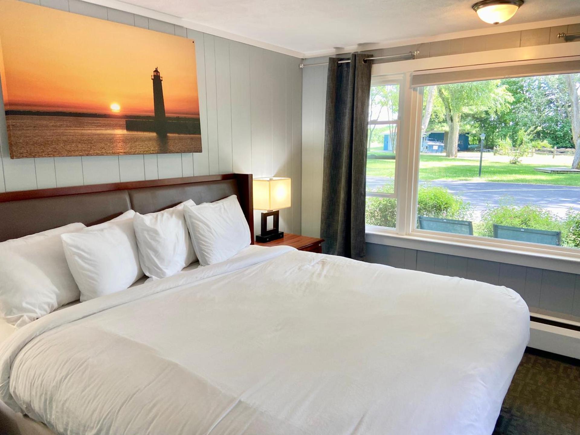 Elk Rapids Lakeshore Inn photo 20