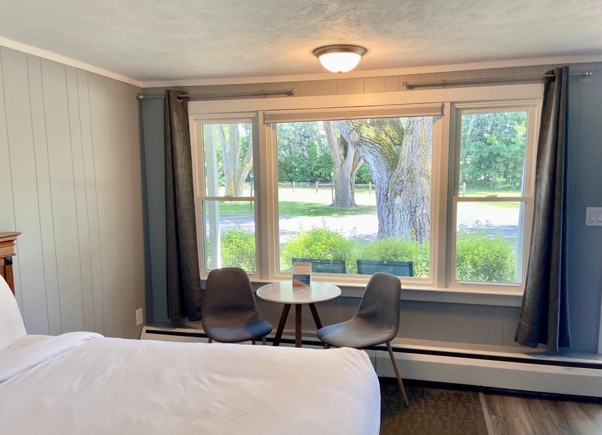 Elk Rapids Lakeshore Inn photo 14