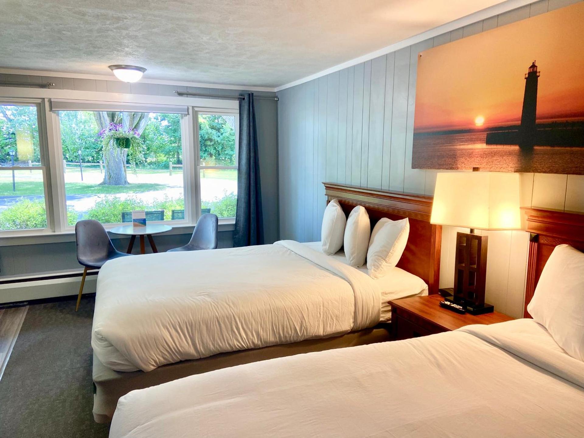 Elk Rapids Lakeshore Inn photo 41
