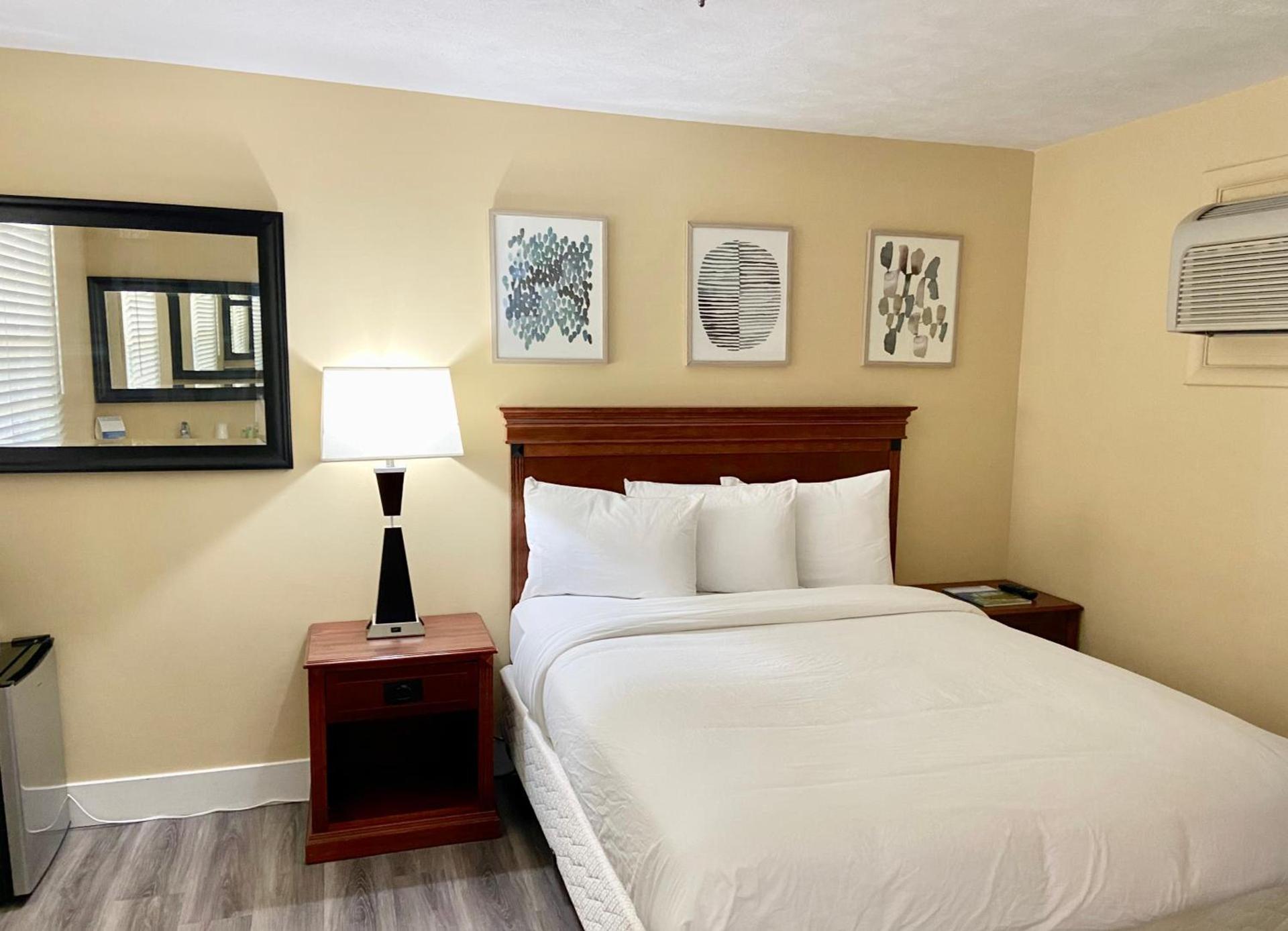 Elk Rapids Lakeshore Inn photo 29