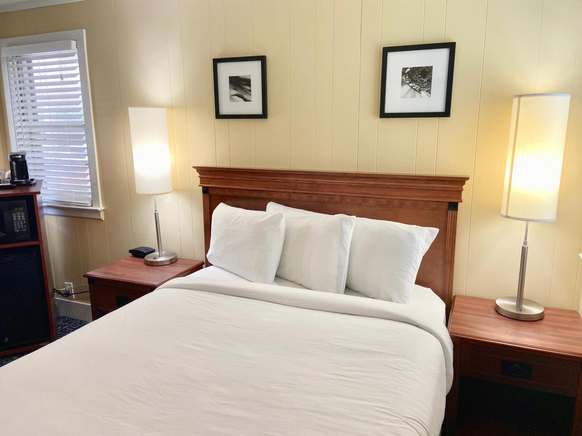 Elk Rapids Lakeshore Inn photo 31