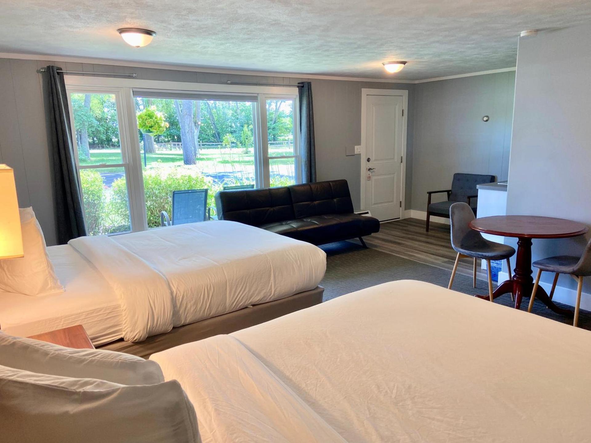 Elk Rapids Lakeshore Inn photo 35