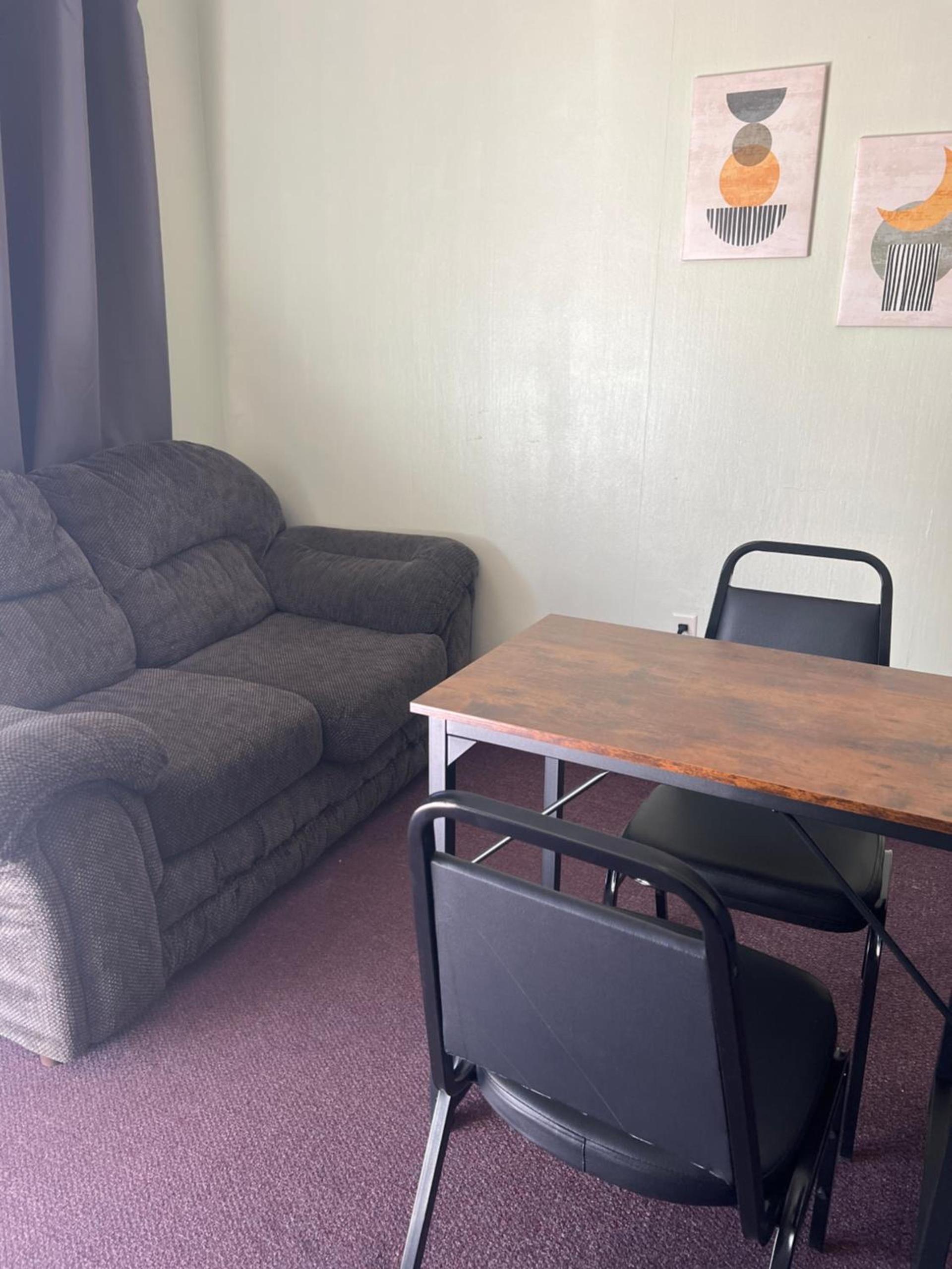 Midtown Inn & Suites photo 11