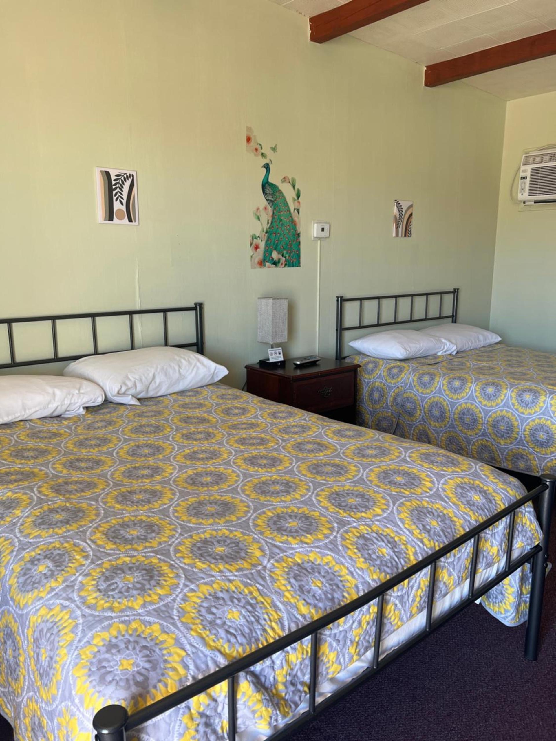 Midtown Inn & Suites photo 16