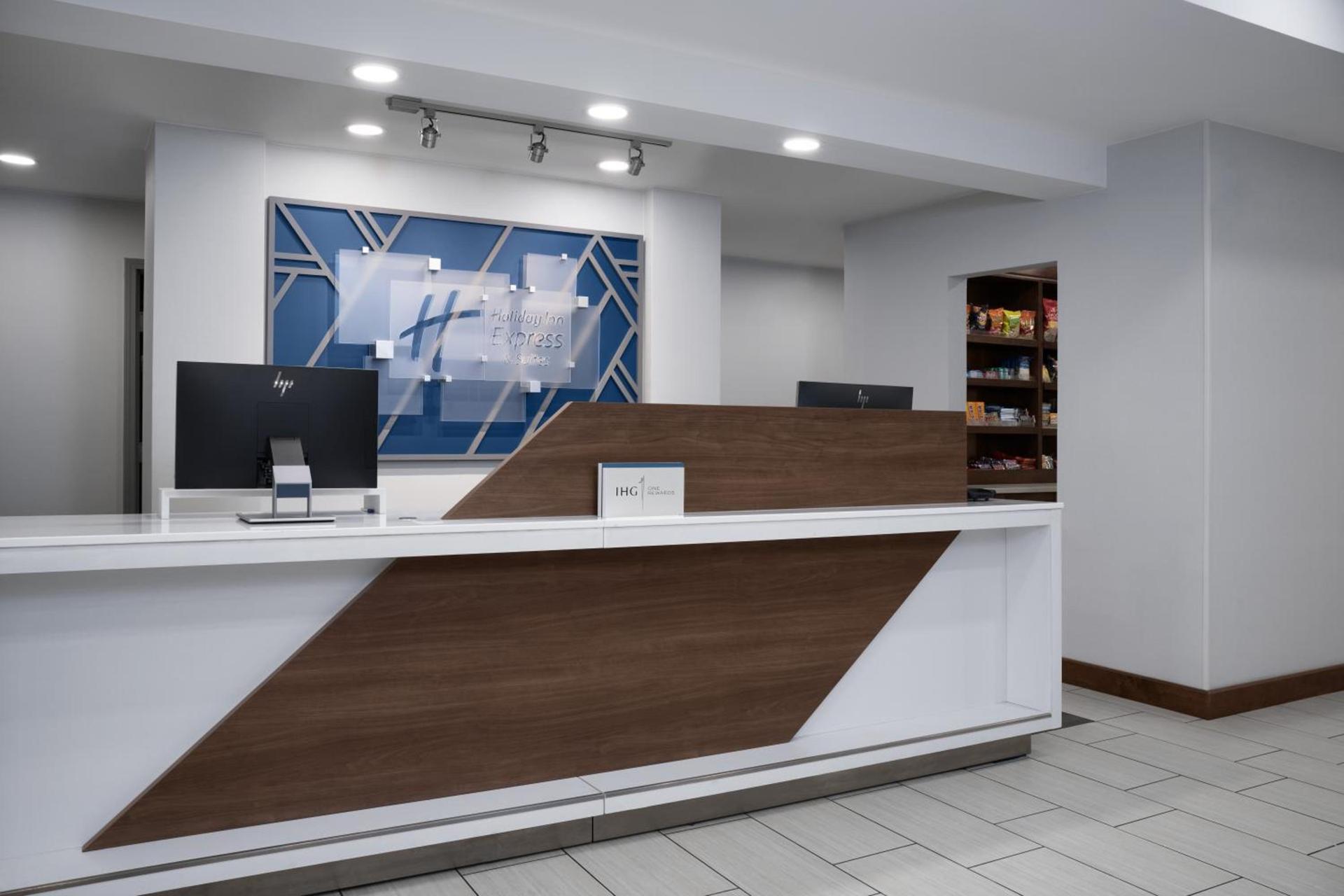 Holiday Inn Express & Suites Alexandria - Fort Belvoir by IHG photo 65