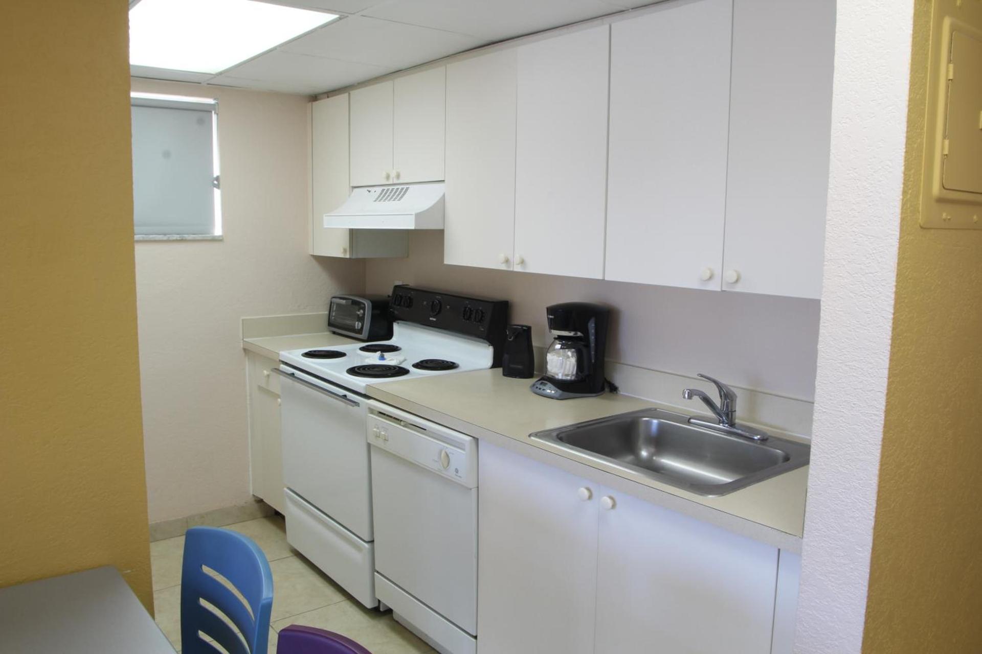 Canada House Pompano Beach photo 18