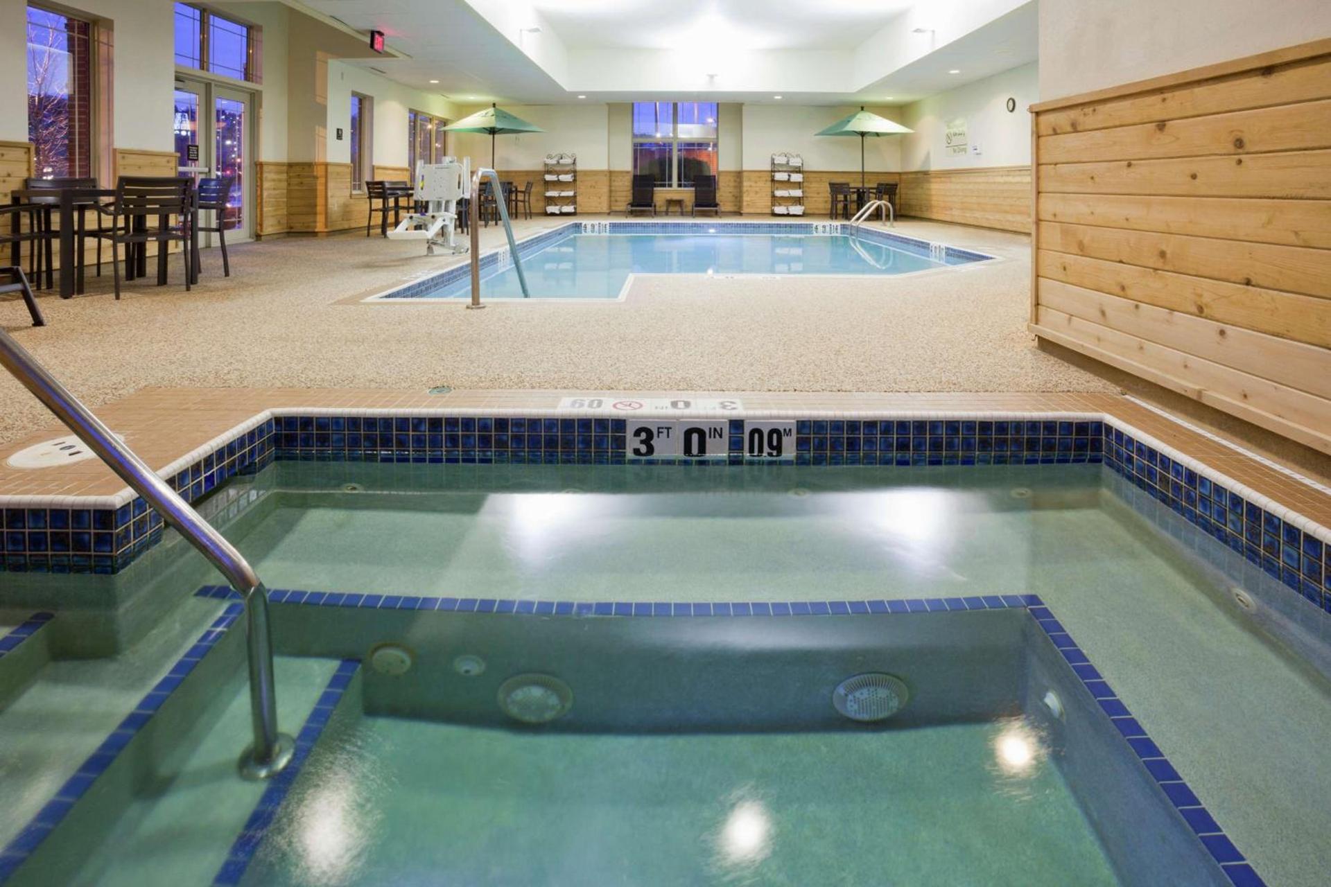 Hampton Inn Duluth-Canal Park photo 18