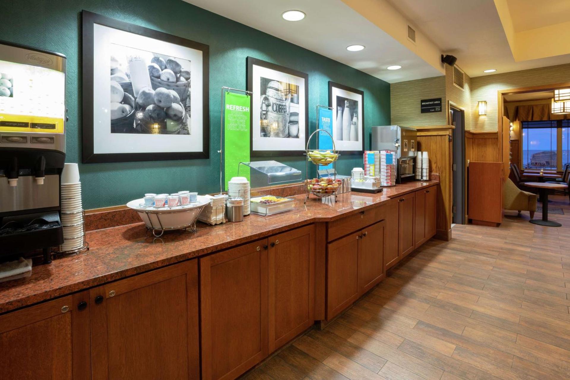 Hampton Inn Duluth-Canal Park photo 19