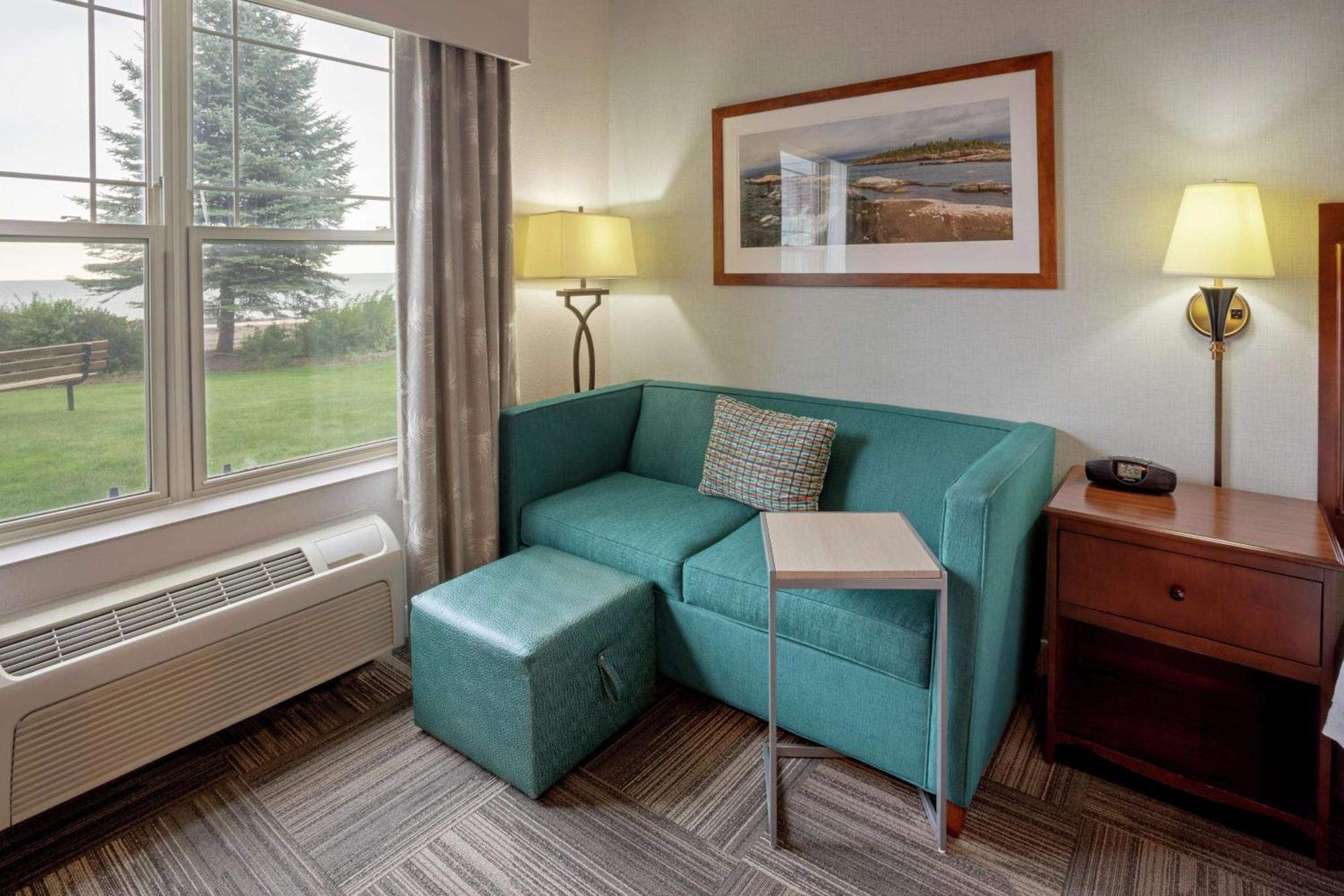 Hampton Inn Duluth-Canal Park photo 25