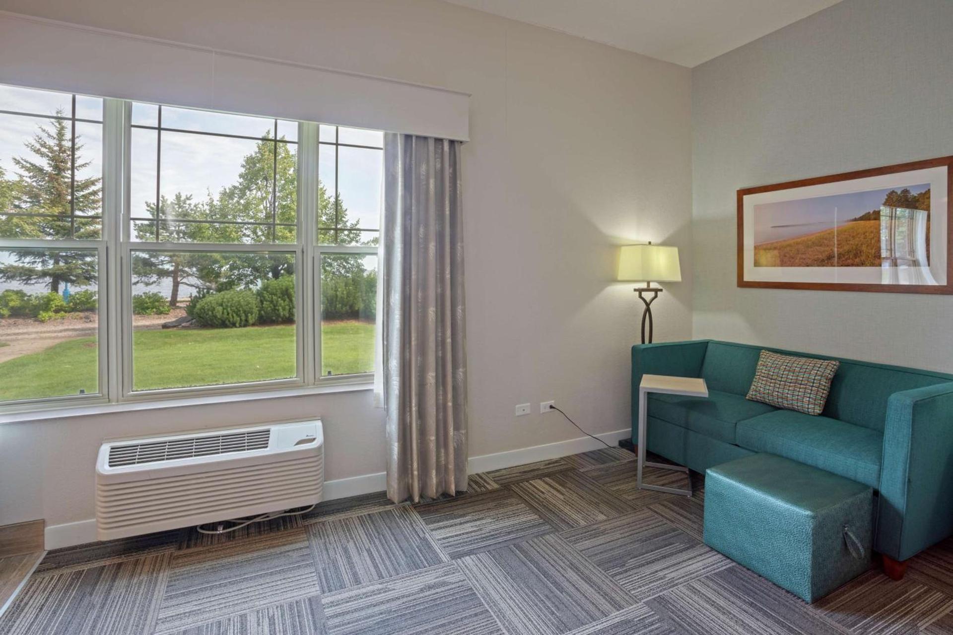 Hampton Inn Duluth-Canal Park photo 26