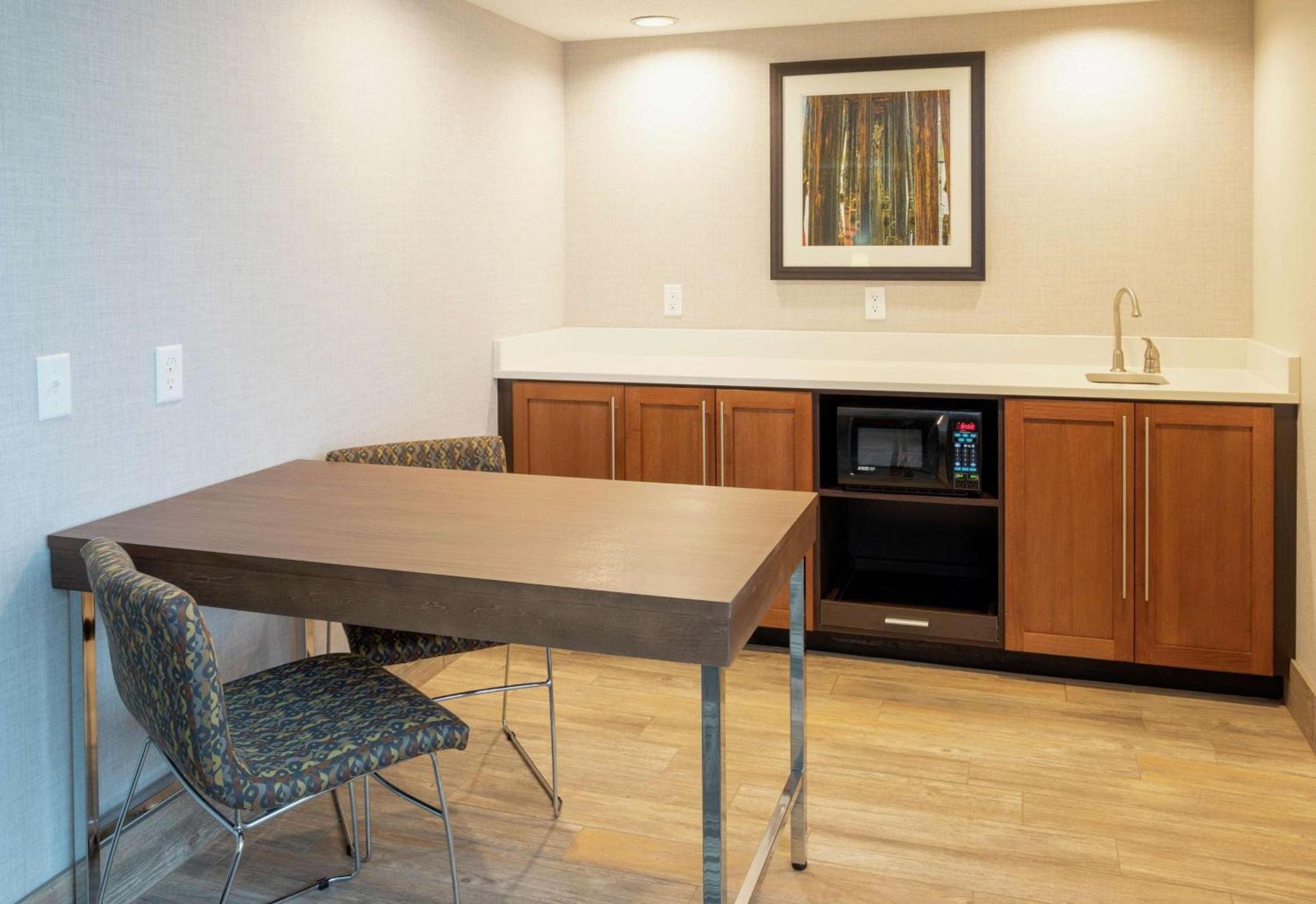 Hampton Inn Duluth-Canal Park photo 28