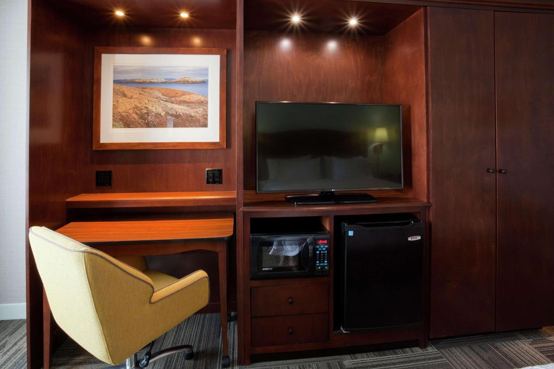 Hampton Inn Duluth-Canal Park photo 43