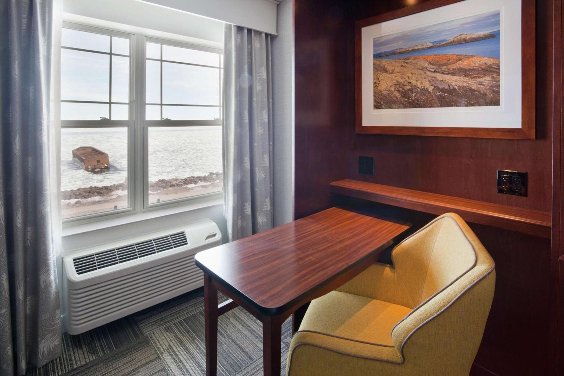 Hampton Inn Duluth-Canal Park photo 44