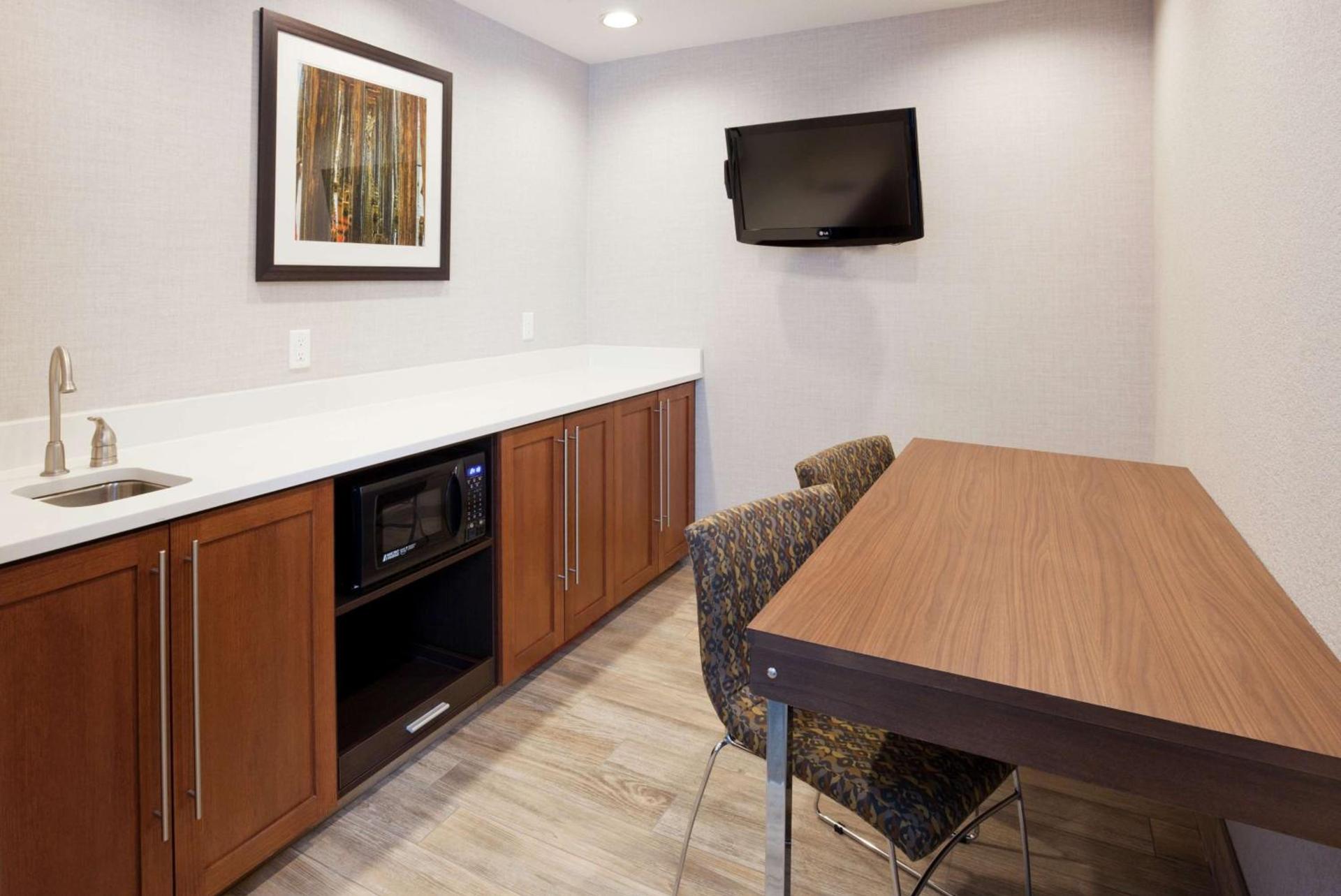 Hampton Inn Duluth-Canal Park photo 57
