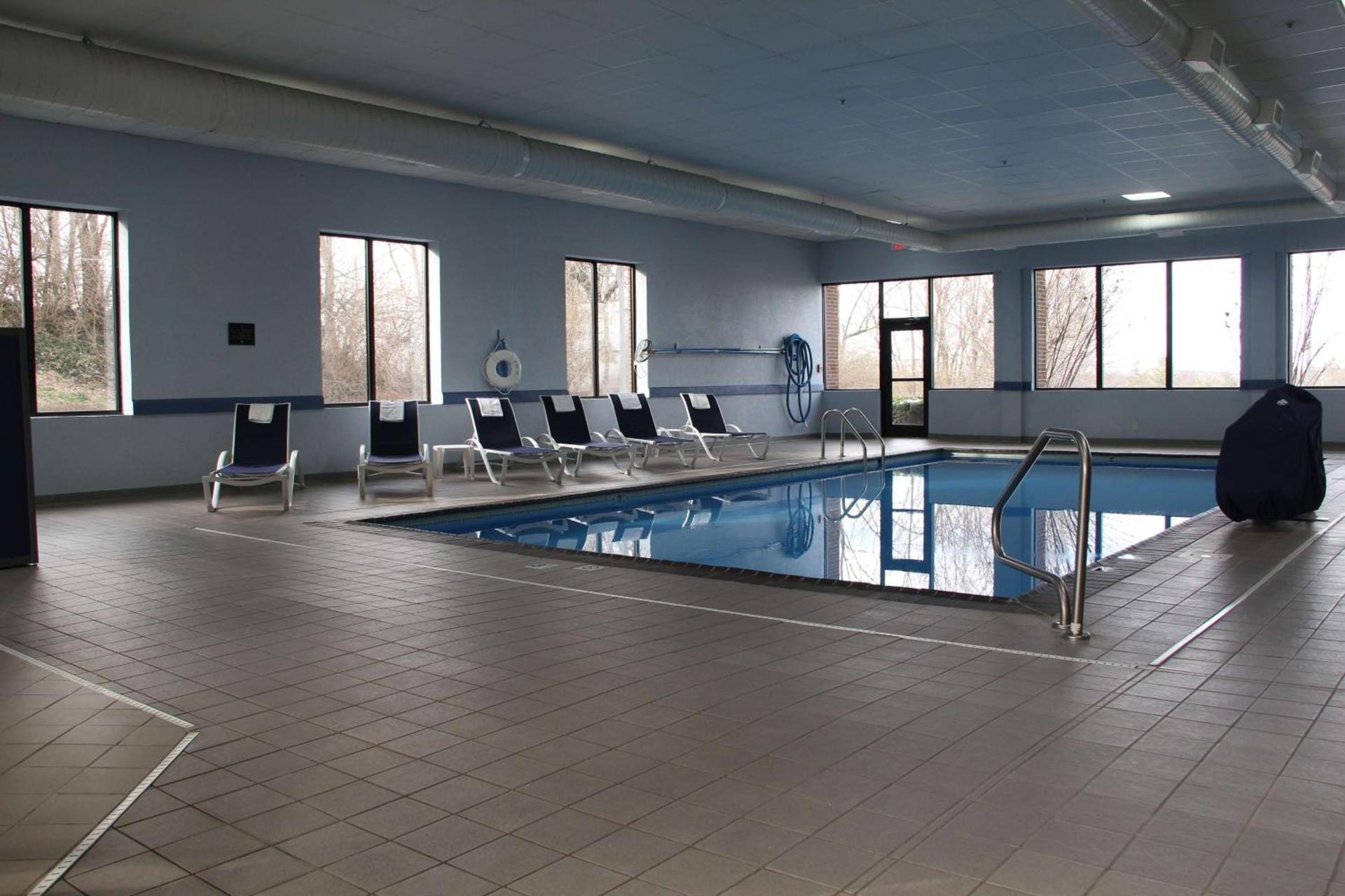 Hampton Inn Danville photo 6