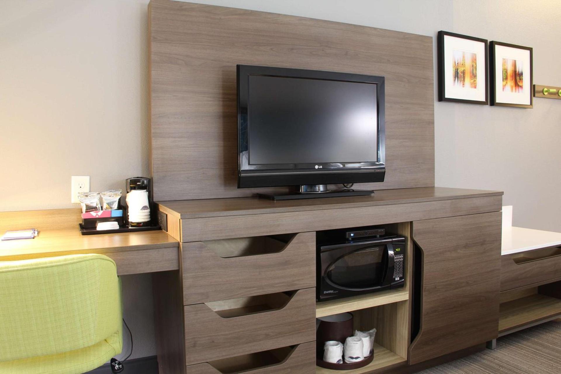 Hampton Inn Danville photo 25