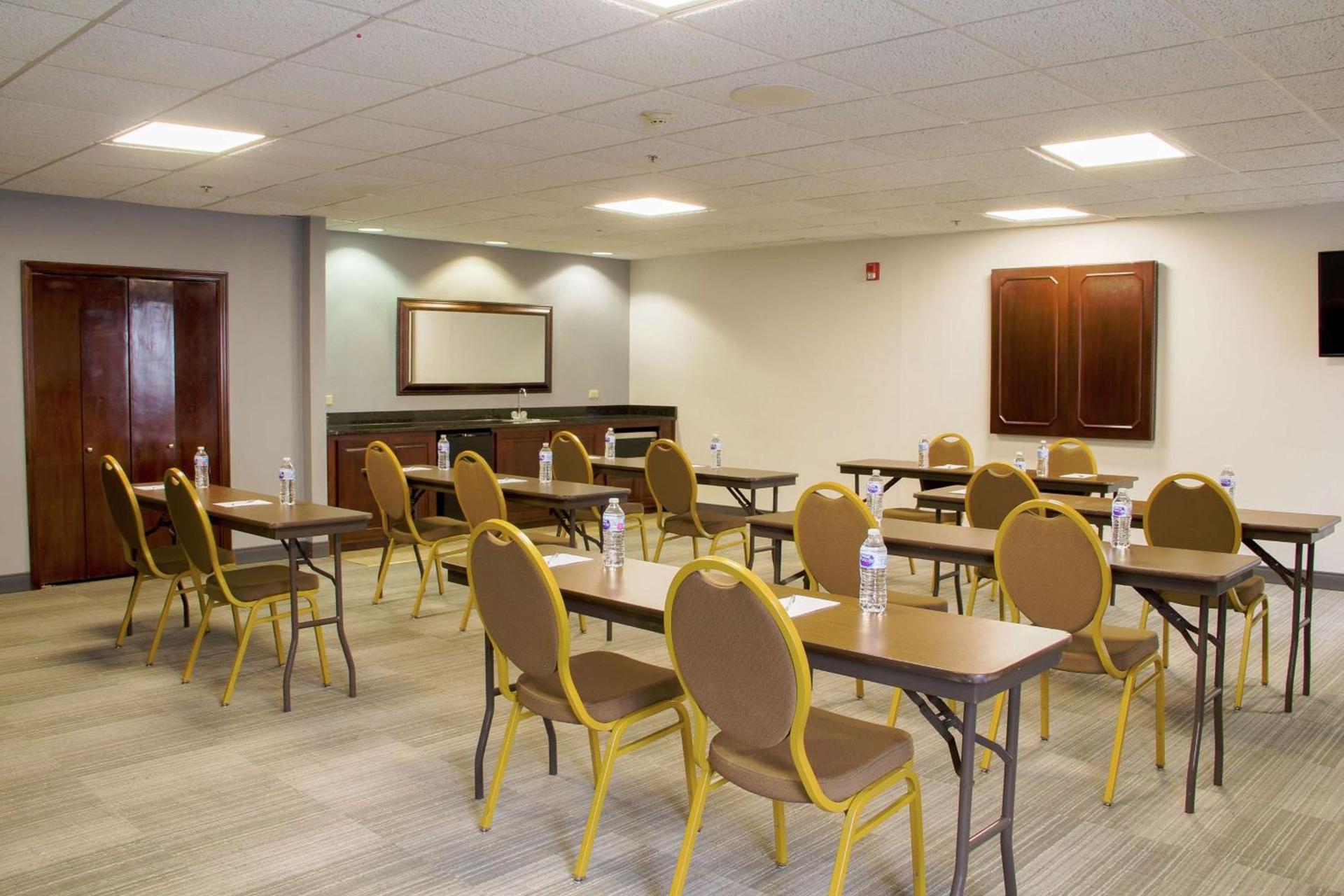 Hampton Inn Danville photo 27