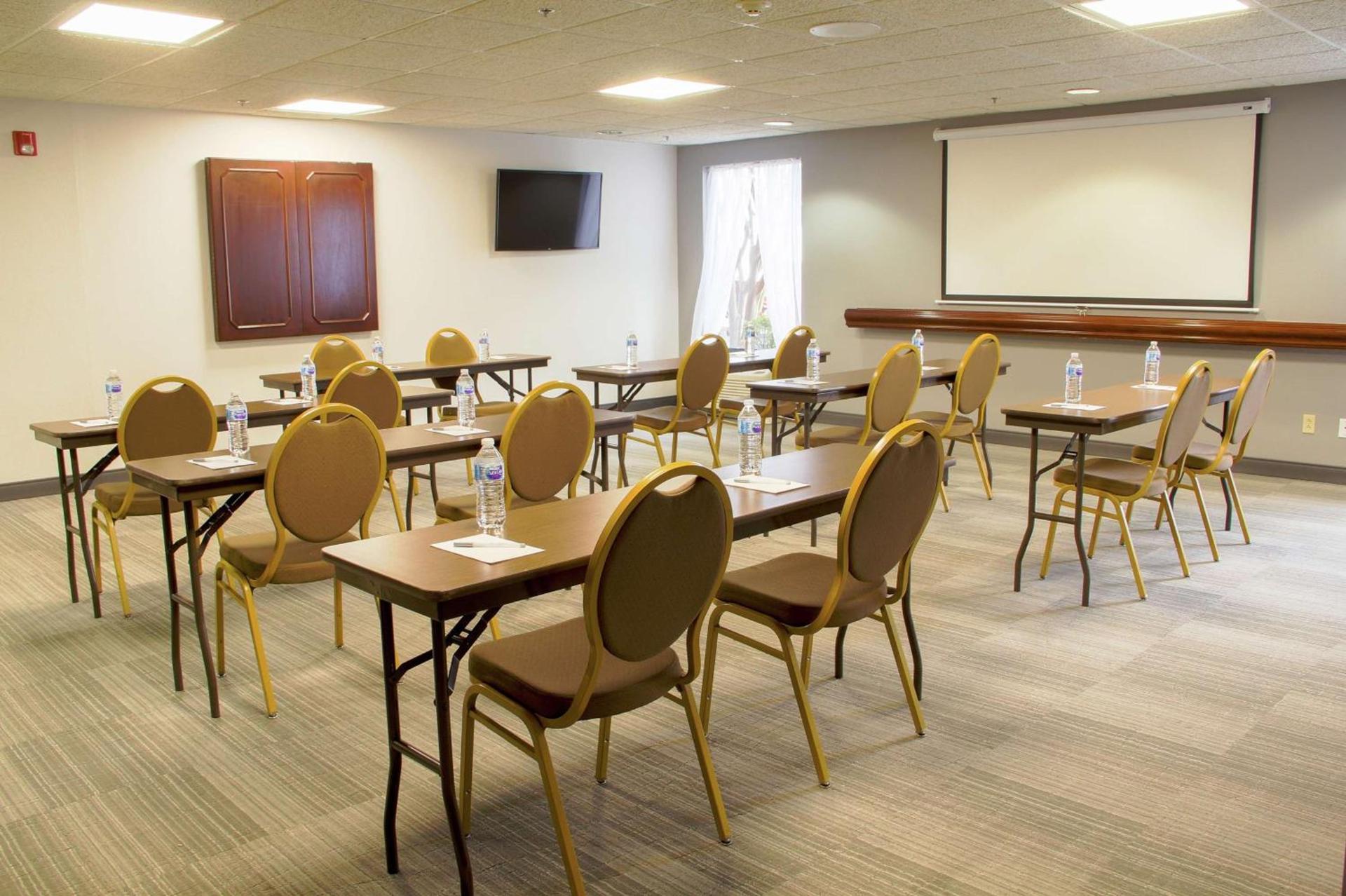 Hampton Inn Danville photo 28