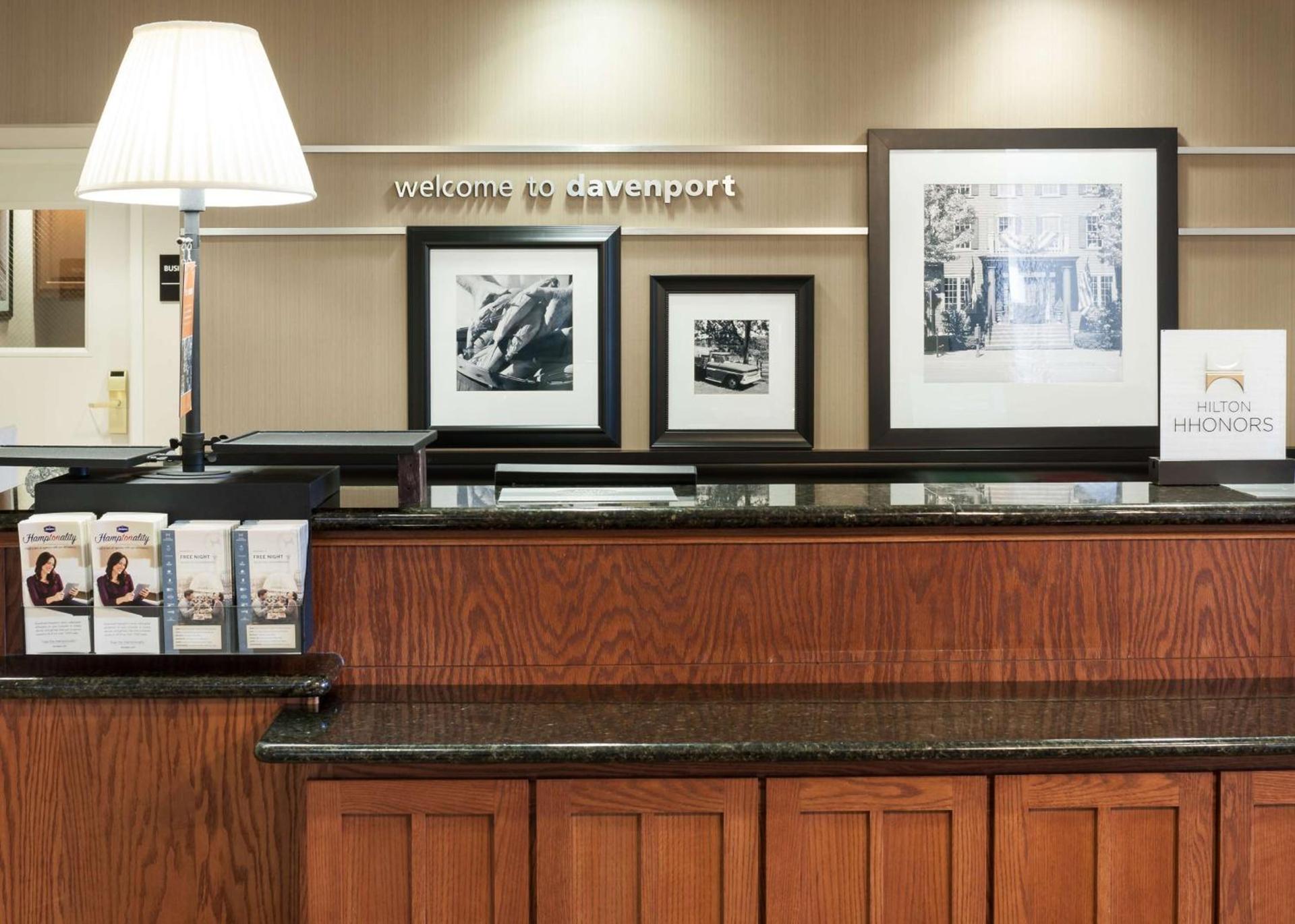 Hampton Inn & Suites Davenport photo 3