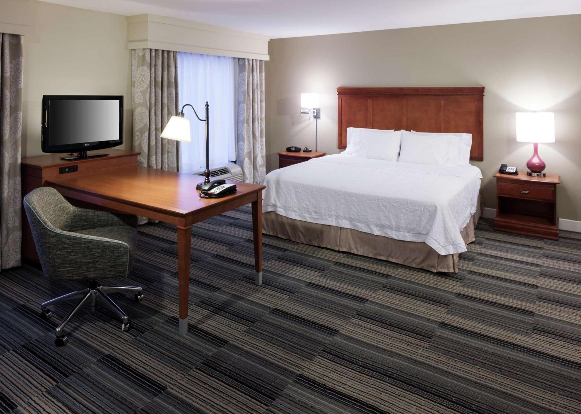 Hampton Inn & Suites Davenport photo 13