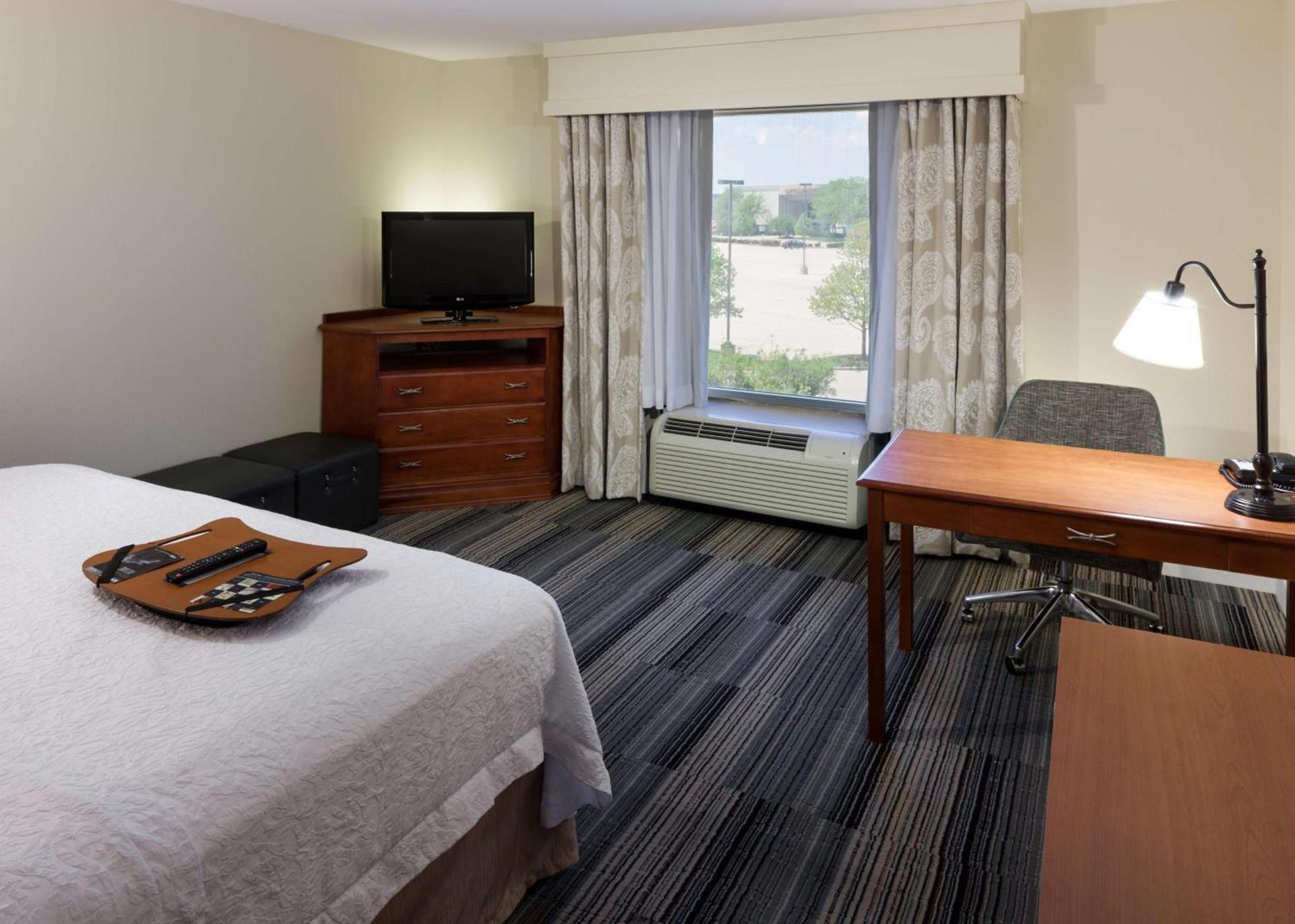 Hampton Inn & Suites Davenport photo 18