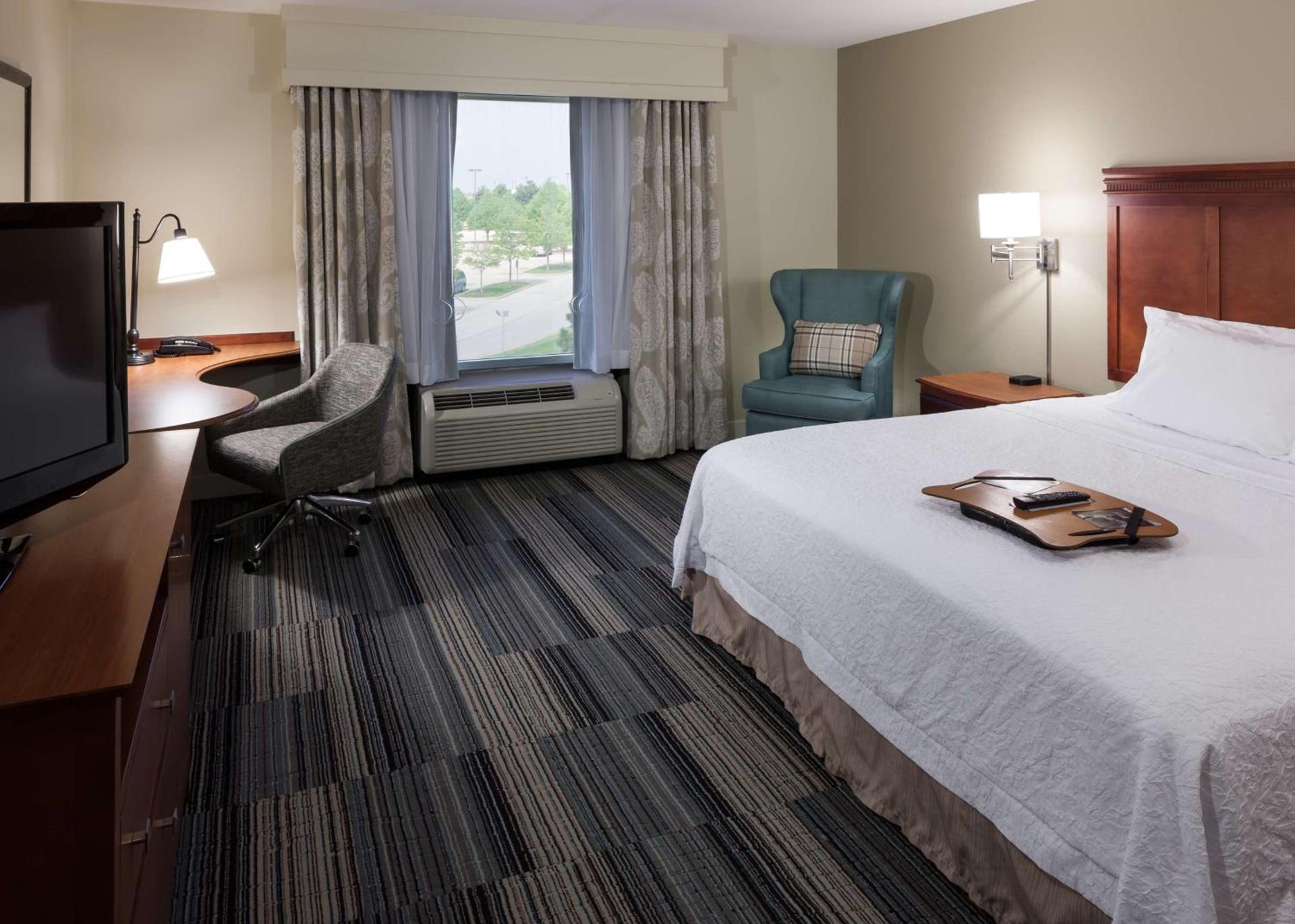 Hampton Inn & Suites Davenport photo 19