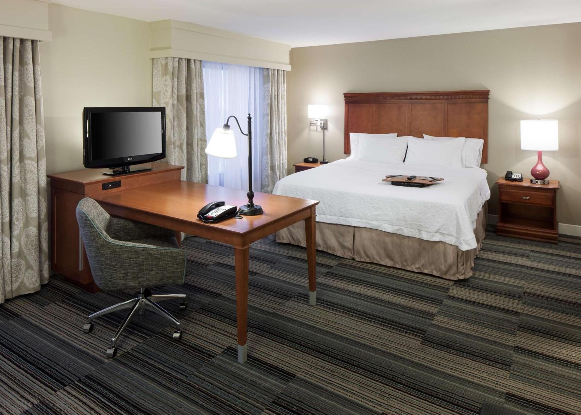 Hampton Inn & Suites Davenport photo 23