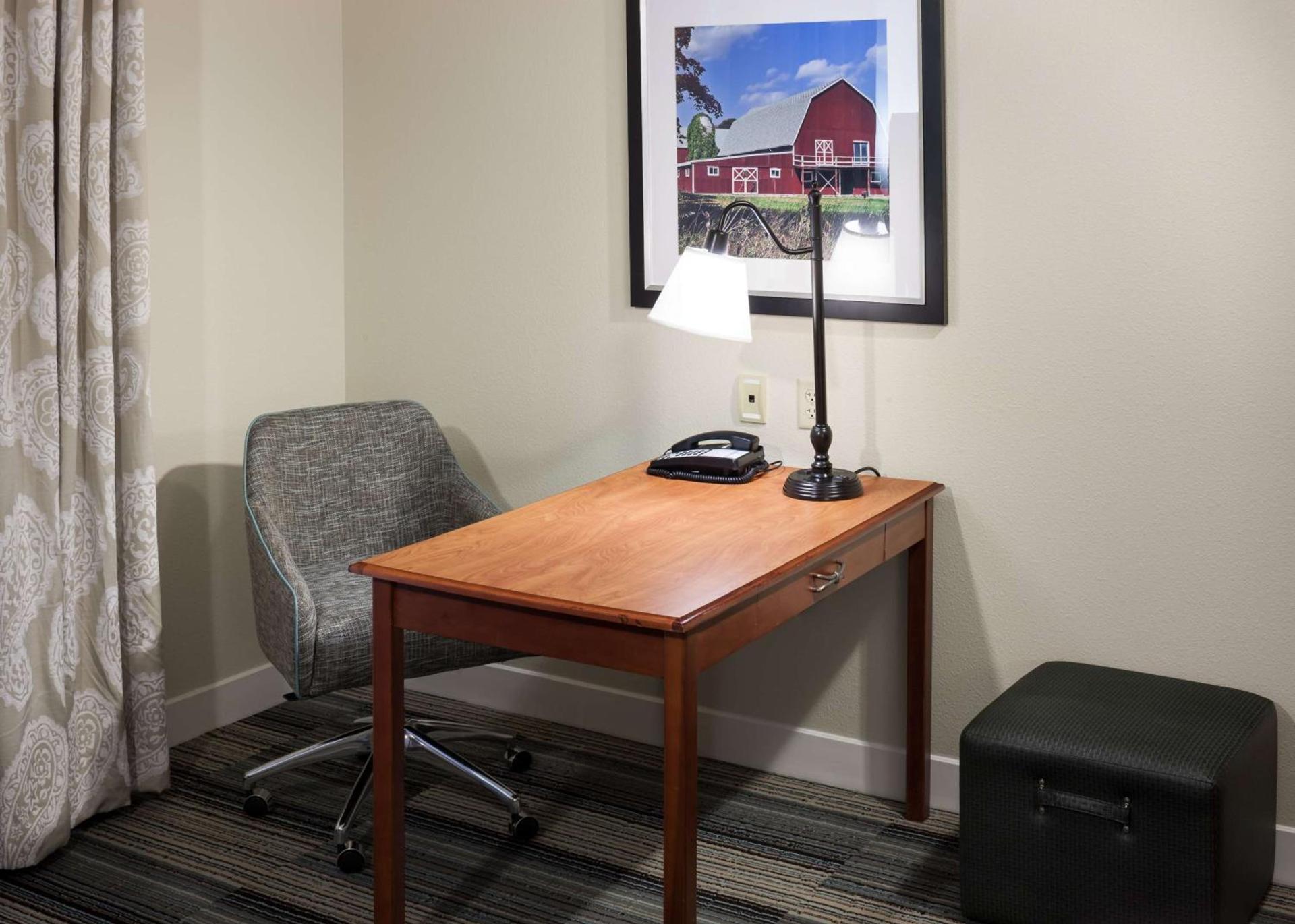 Hampton Inn & Suites Davenport photo 26