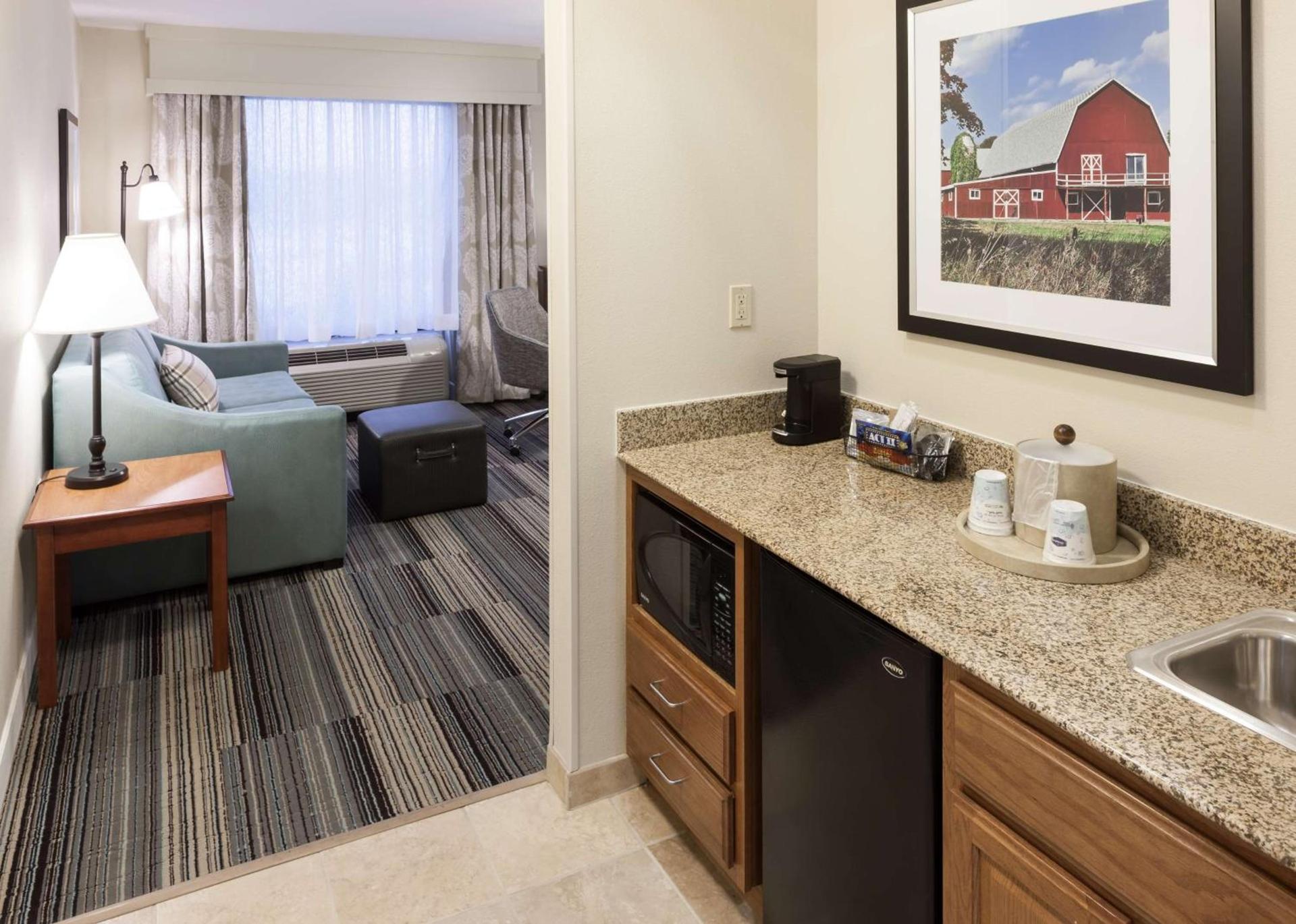 Hampton Inn & Suites Davenport photo 30