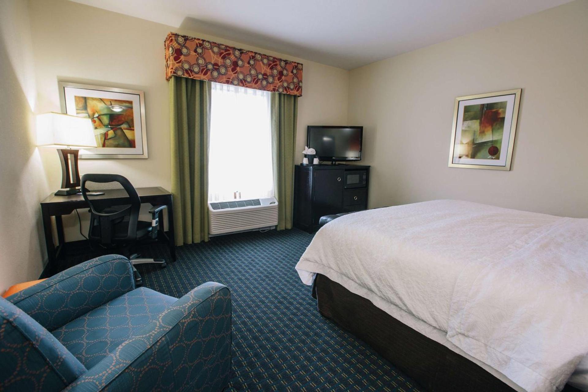 Hampton Inn & Suites Effingham photo 26