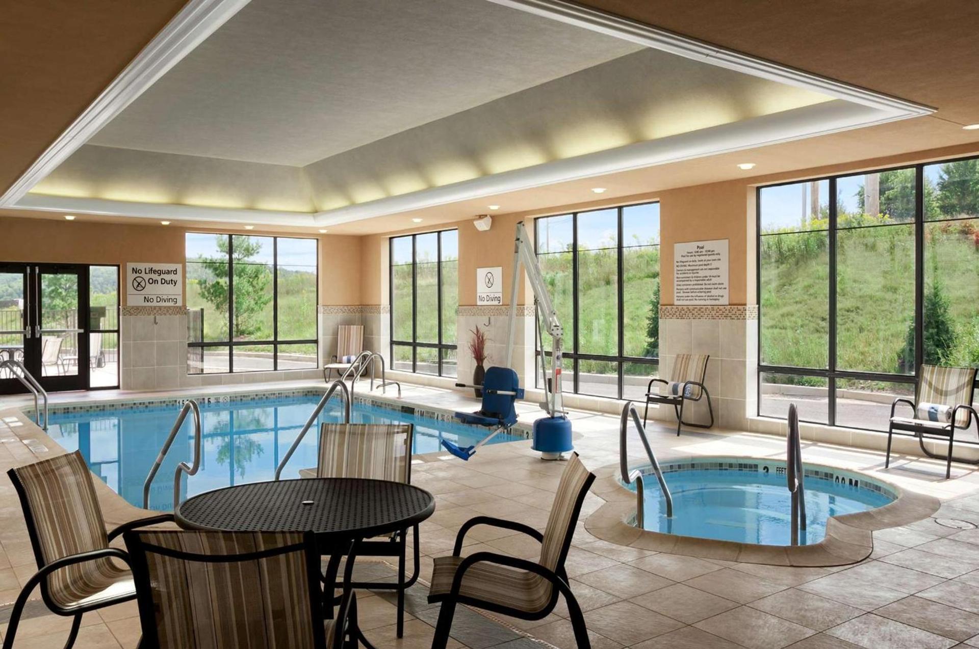 Hampton Inn & Suites - Mansfield photo 2