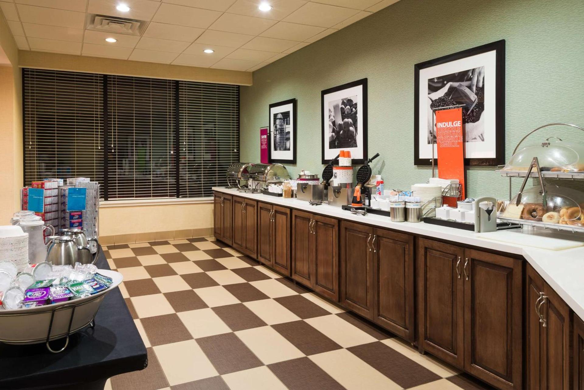 Hampton Inn White Plains/Tarrytown photo 8