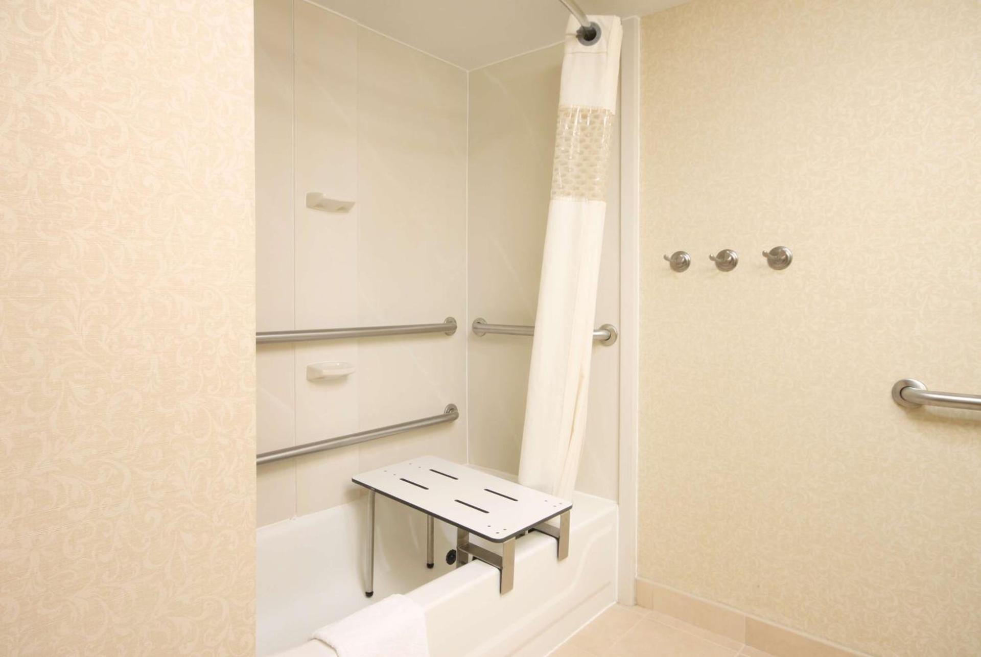 Hampton Inn White Plains/Tarrytown photo 11
