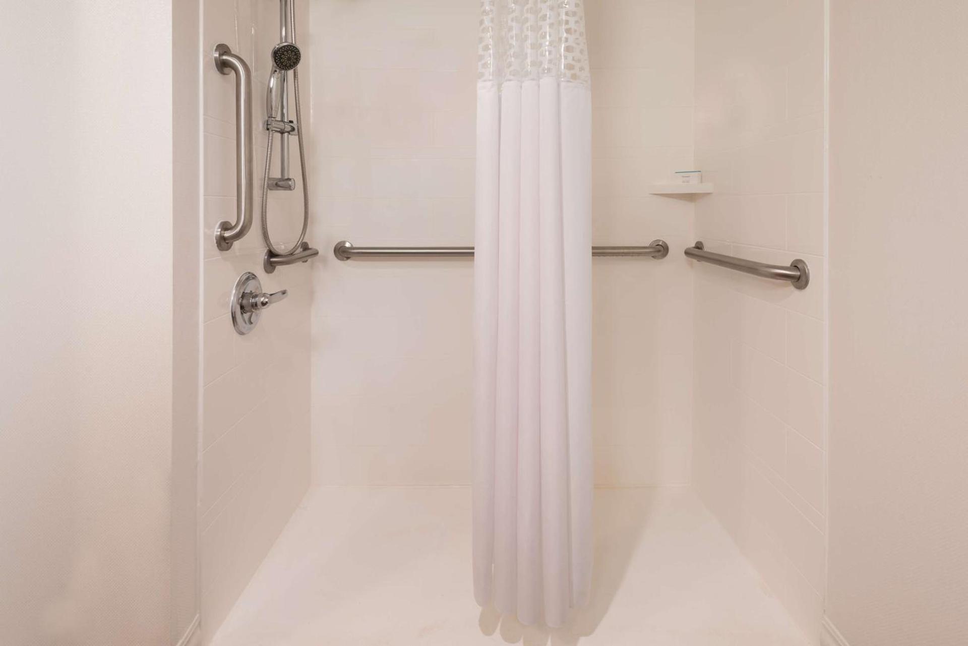 Hampton Inn White Plains/Tarrytown photo 13