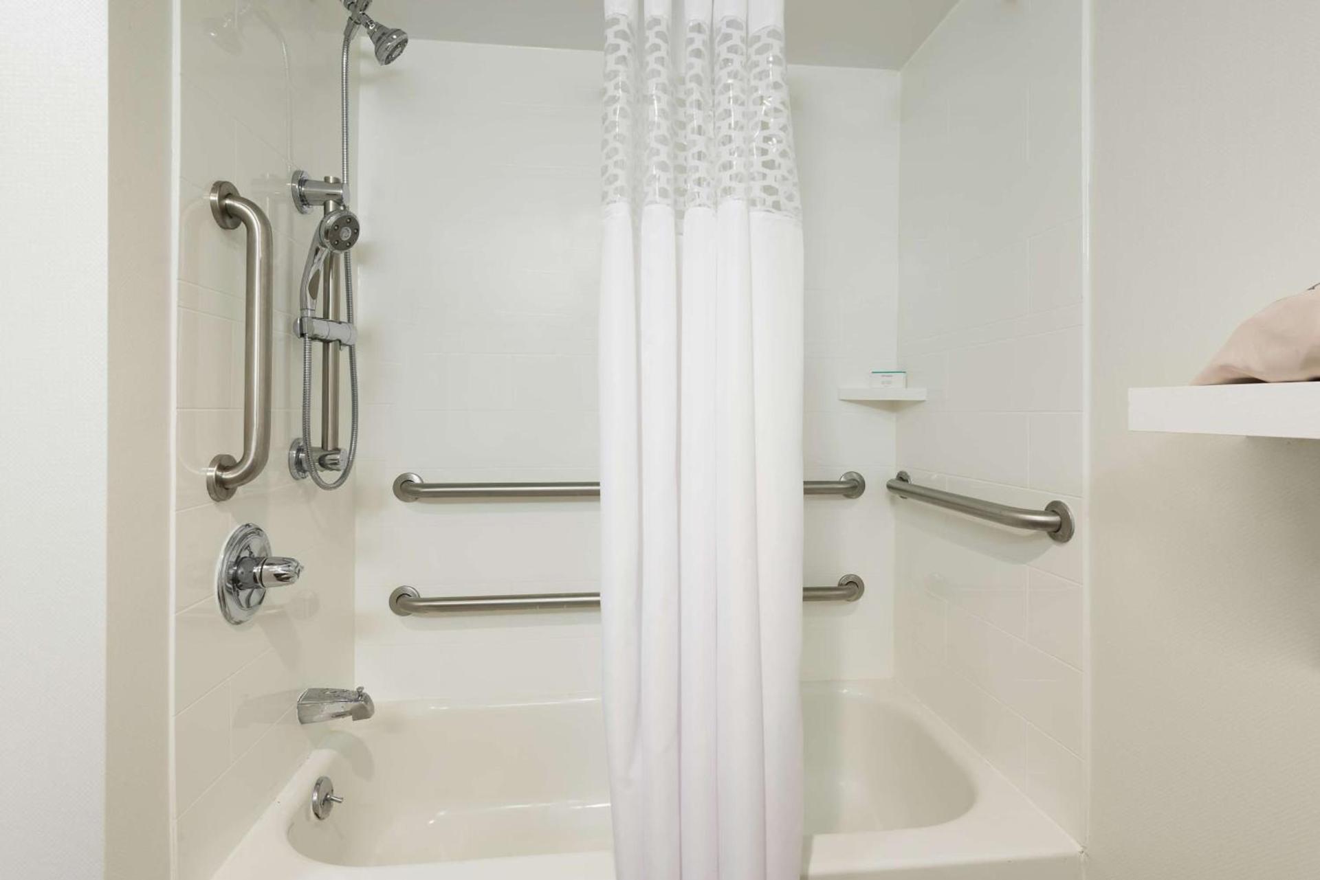 Hampton Inn White Plains/Tarrytown photo 16