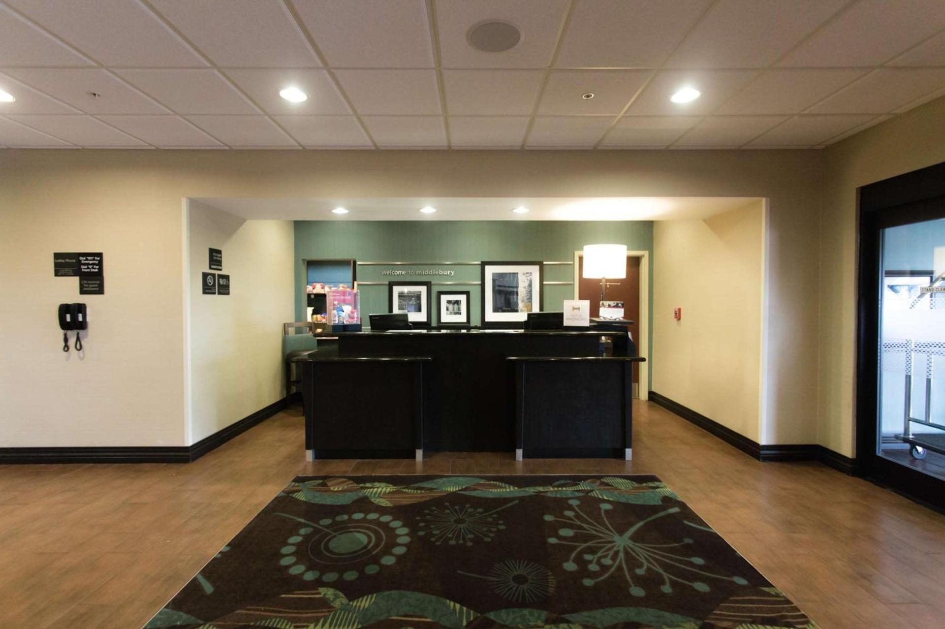 Hampton Inn & Suites Middlebury photo 4
